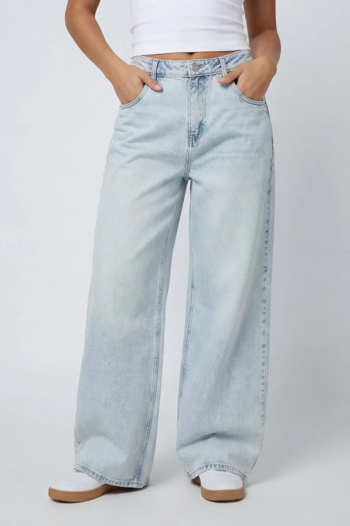 Alt View 3. High Rise Ultra Baggy Jean - Light Denim Blue