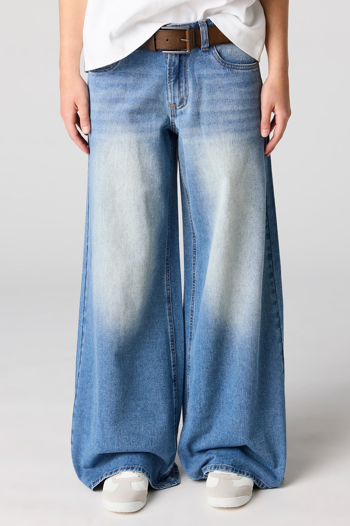 Alt View 2. Low Rise Ultra Wide Jean - Pacific Blue