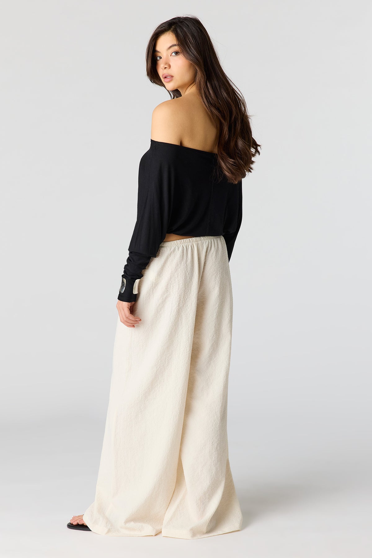 Alt View 3. Textured Flowy Wide Leg Pant - Ivory