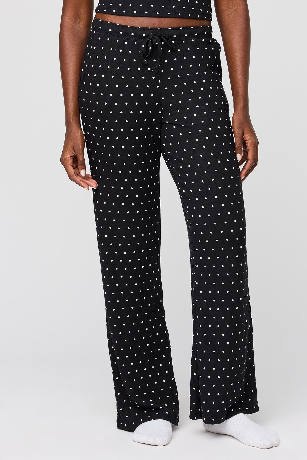 Alt View 3. Printed Cami & Pant Pajama Set - Black