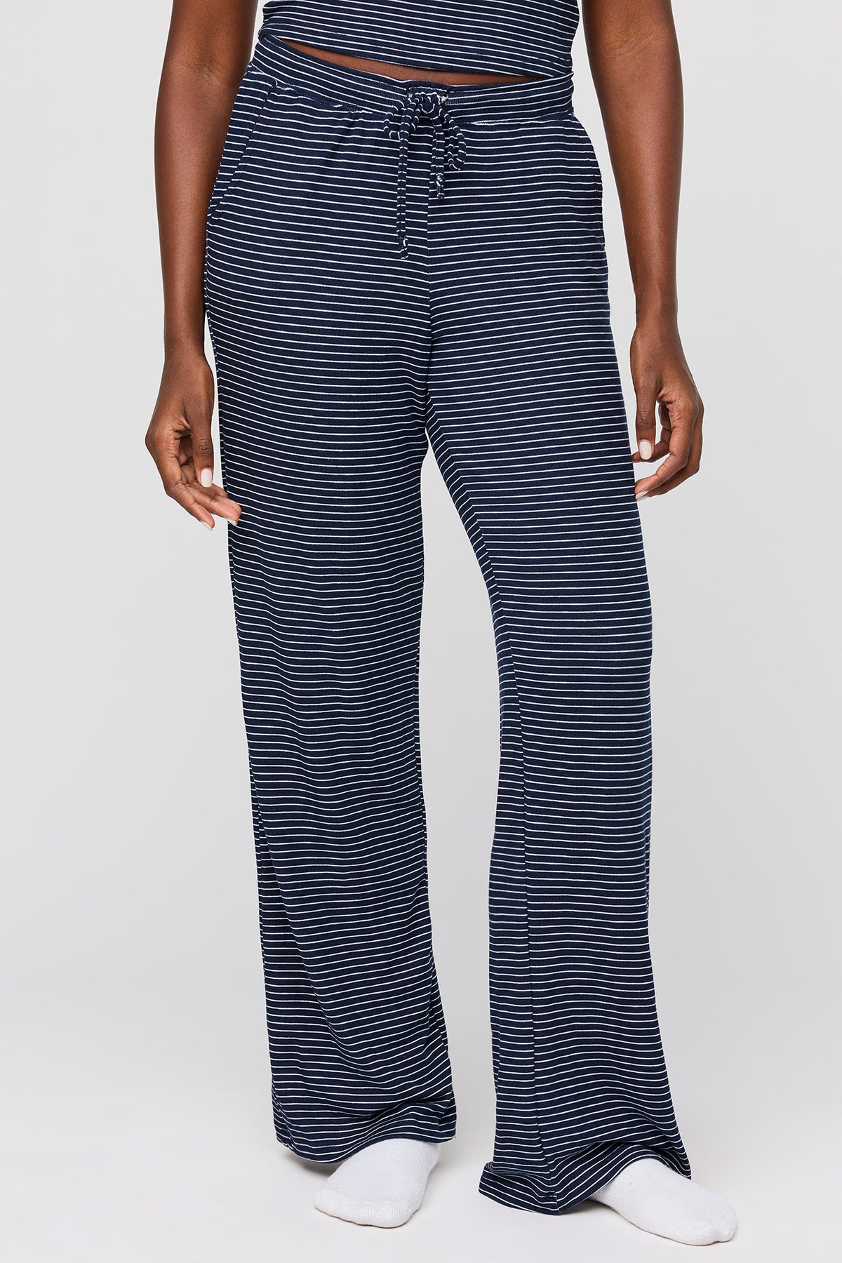 Alt View 3. Printed Cami & Pant Pajama Set - Navy