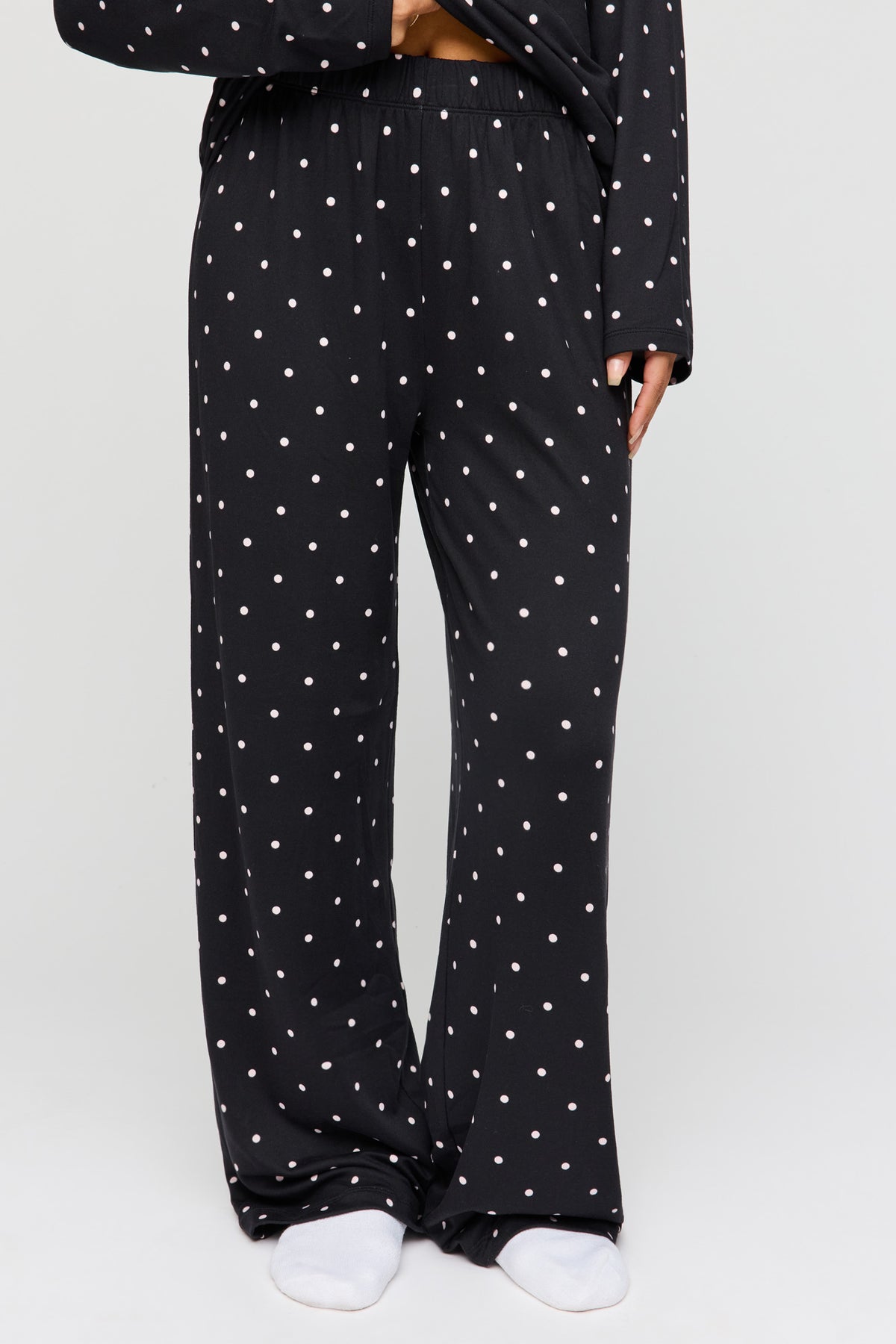 Alt View 3. Button-Up Long Sleeve Top & Pant Pajama Set - Black