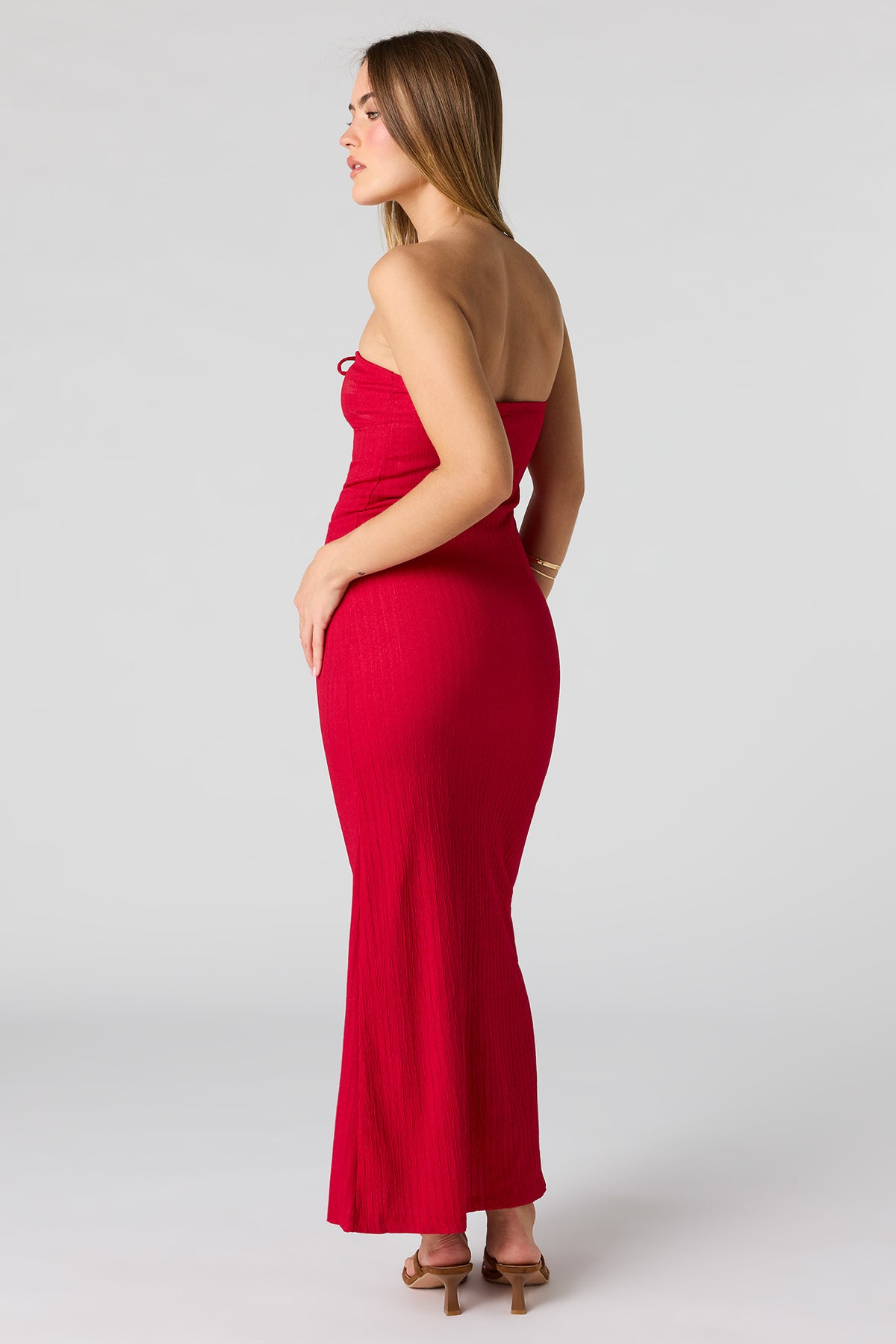 Alt View 3. Braless Textured Tube Midi Dress - Red