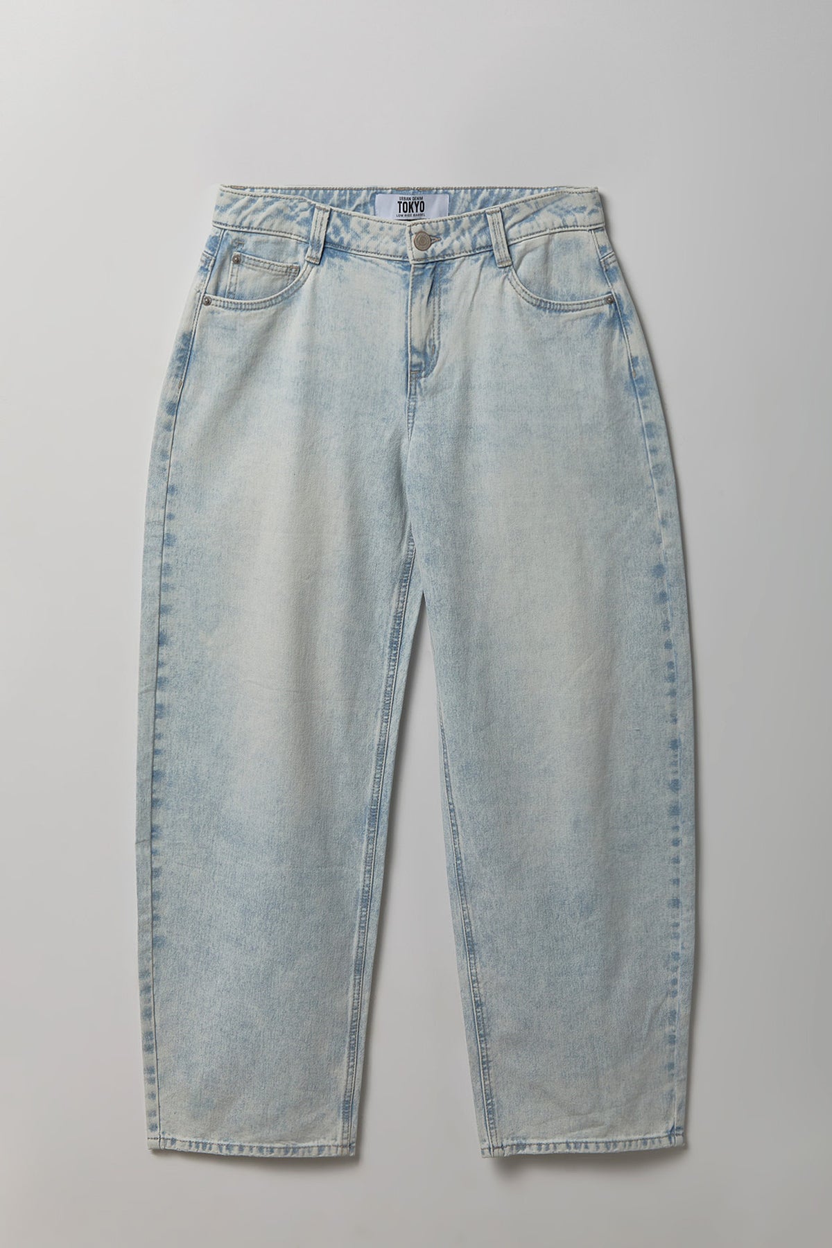 Alt View 4. Low Rise Barrel Light Jean - Light Denim Blue