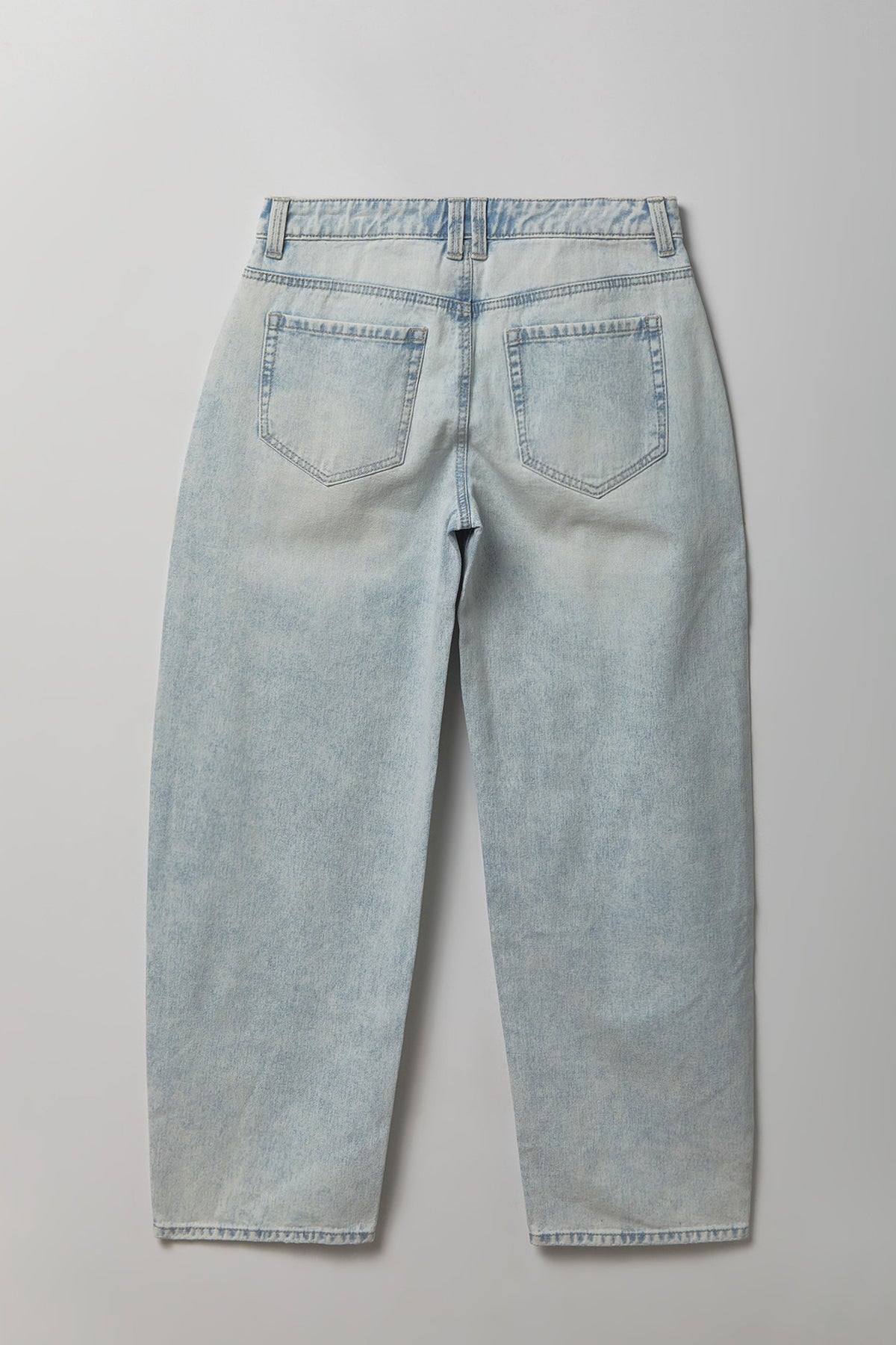 Alt View 5. Low Rise Barrel Light Jean - Light Denim Blue