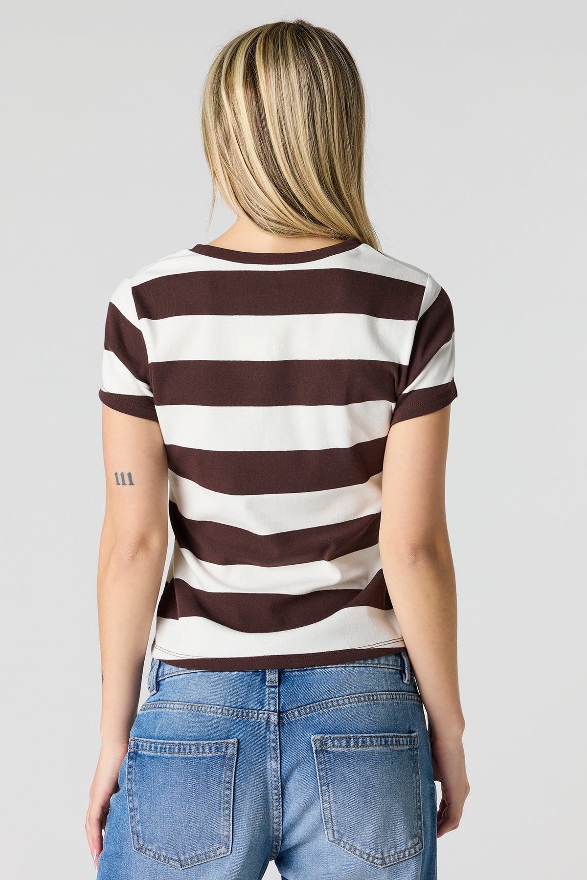 Alt View 2. Striped Ribbed T-Shirt - Brown