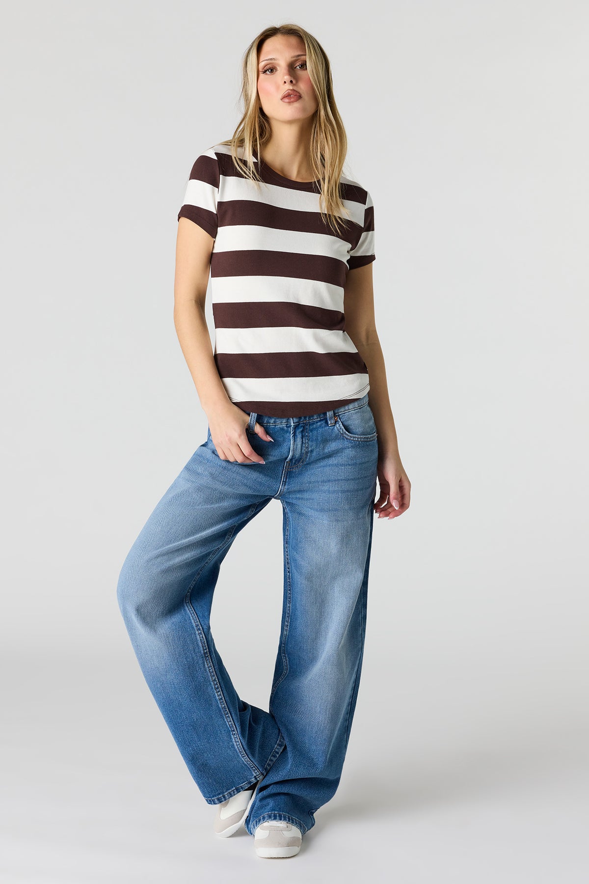 Alt View 3. Striped Ribbed T-Shirt - Brown