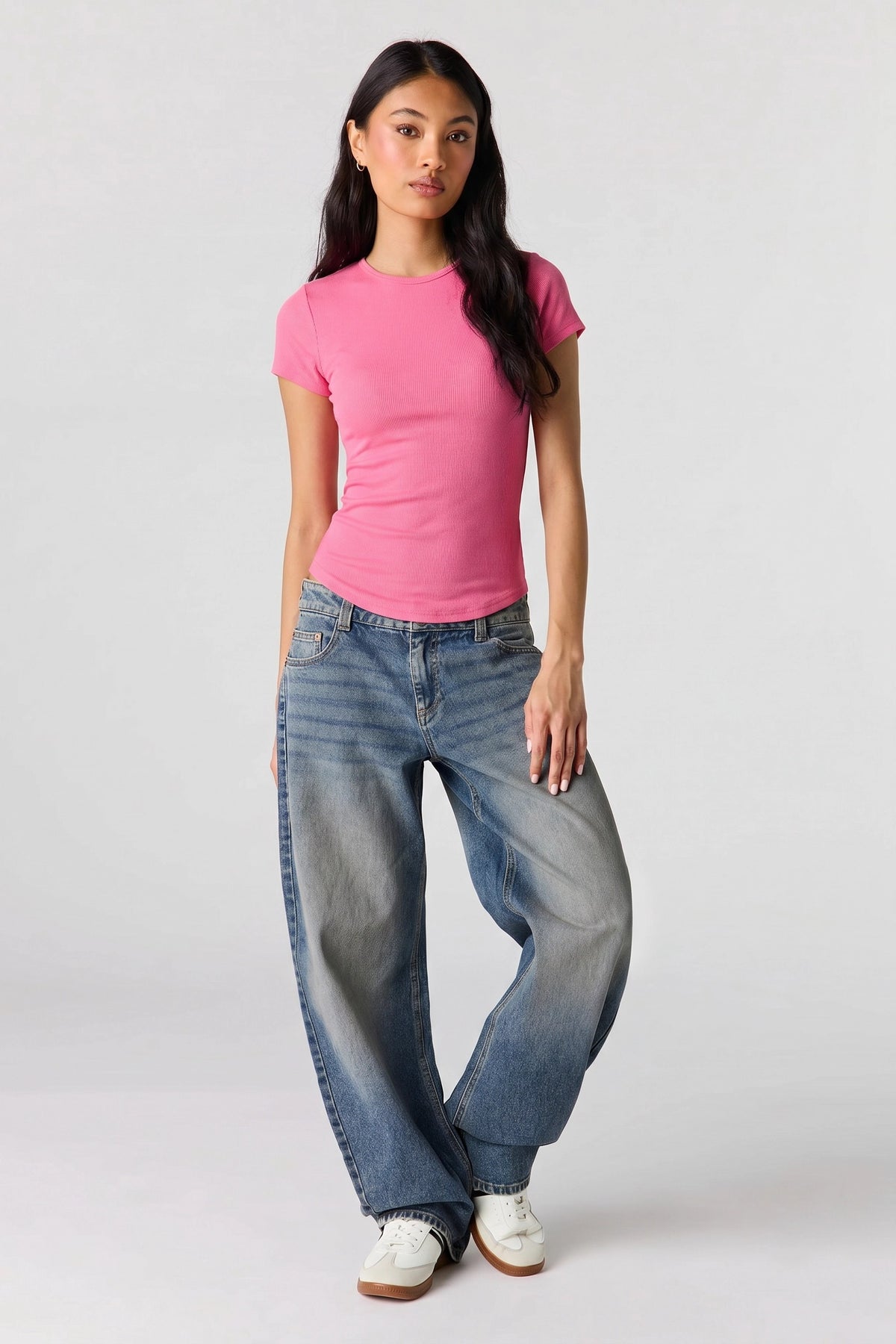 Alt View 3. Ribbed Curved Hem T-Shirt - Pink