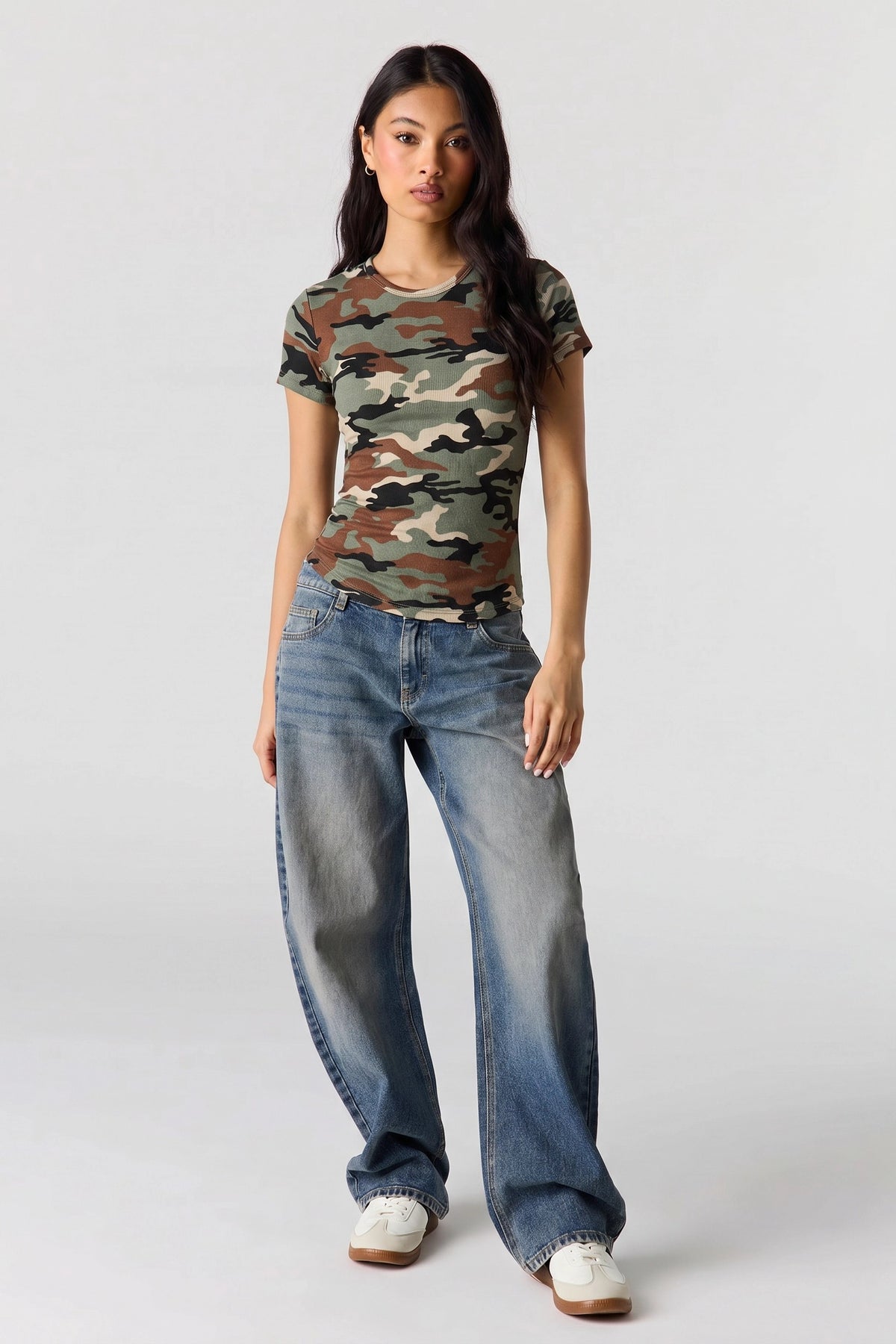 Alt View 3. Ribbed Curved Hem T-Shirt - Camouflage