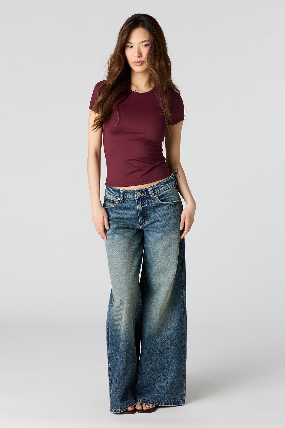 Alt View 3. Luxe Heavy Contour Crew T-Shirt - Burgundy