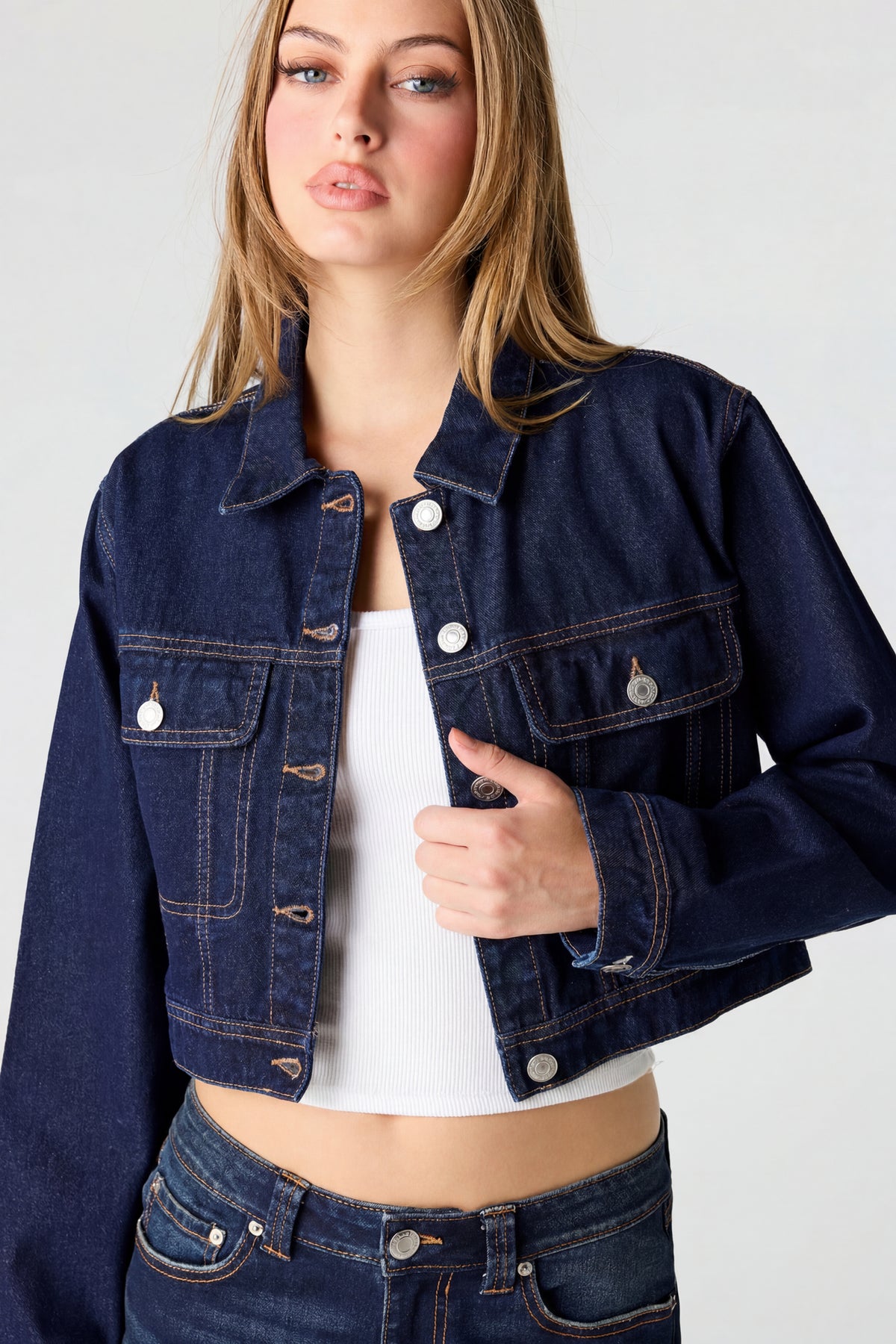 Alt View 2. Cropped Denim Jacket - Rinse Denim