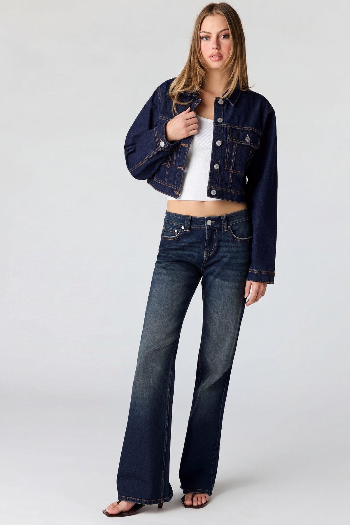 Alt View 4. Cropped Denim Jacket - Rinse Denim