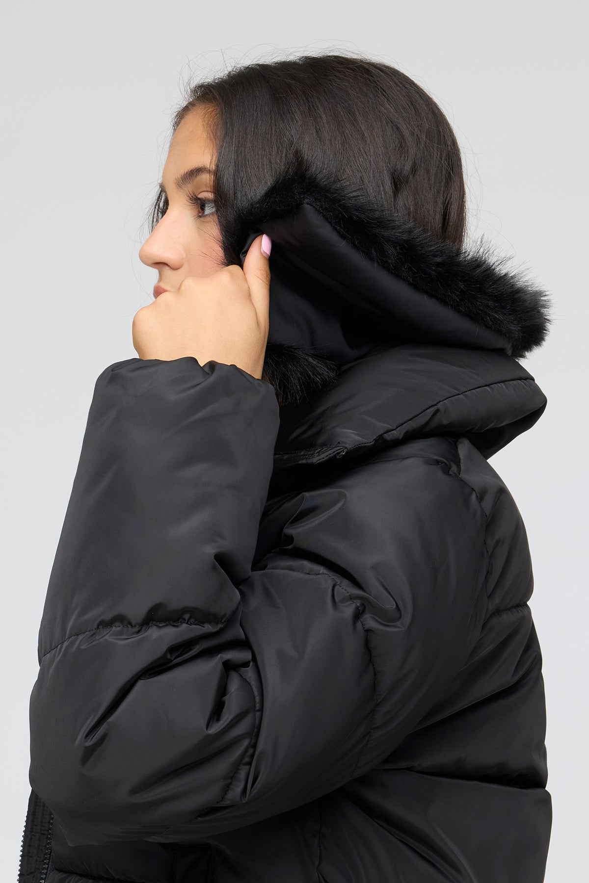 Alt View 4. Faux Fur Collar Puffer Jacket - Black