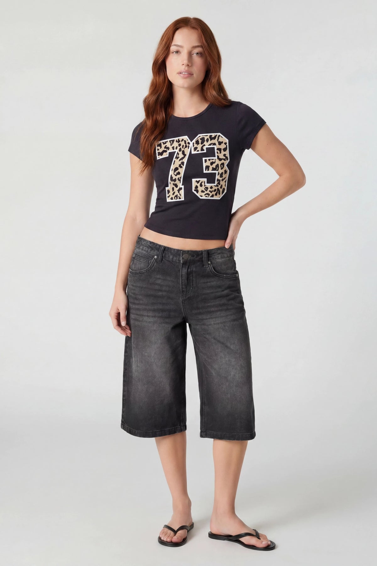 Alt View 2. Graphic Ribbed T-Shirt - Leopard