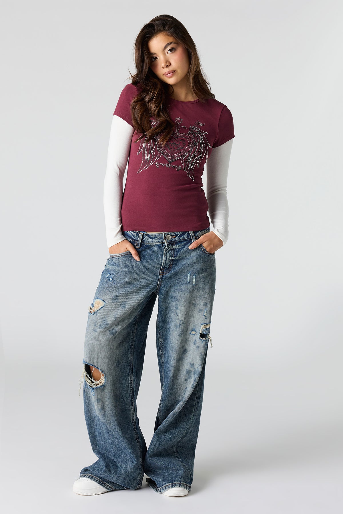 Alt View 3. Rhinestone Graphic Fitted T-Shirt - Burgundy