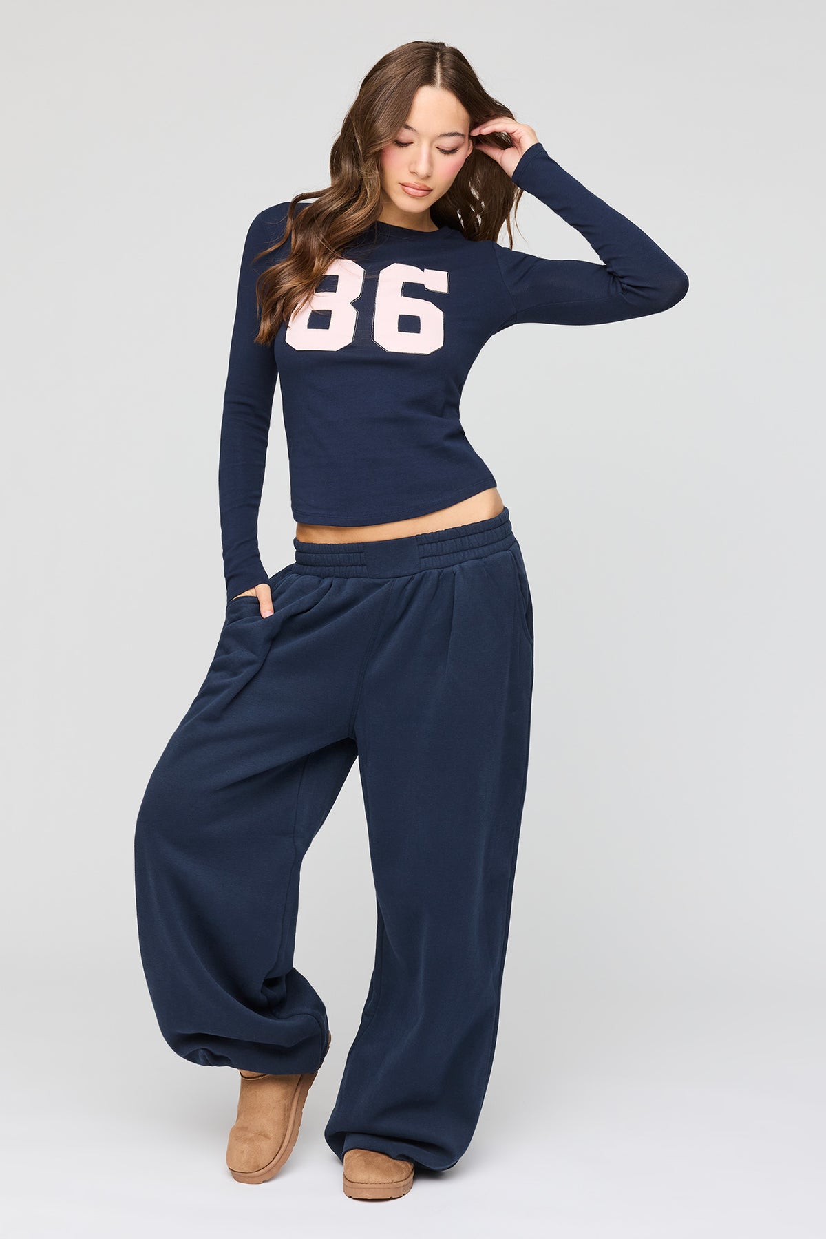 Alt View 3. Graphic Fitted Long Sleeve Top - Navy