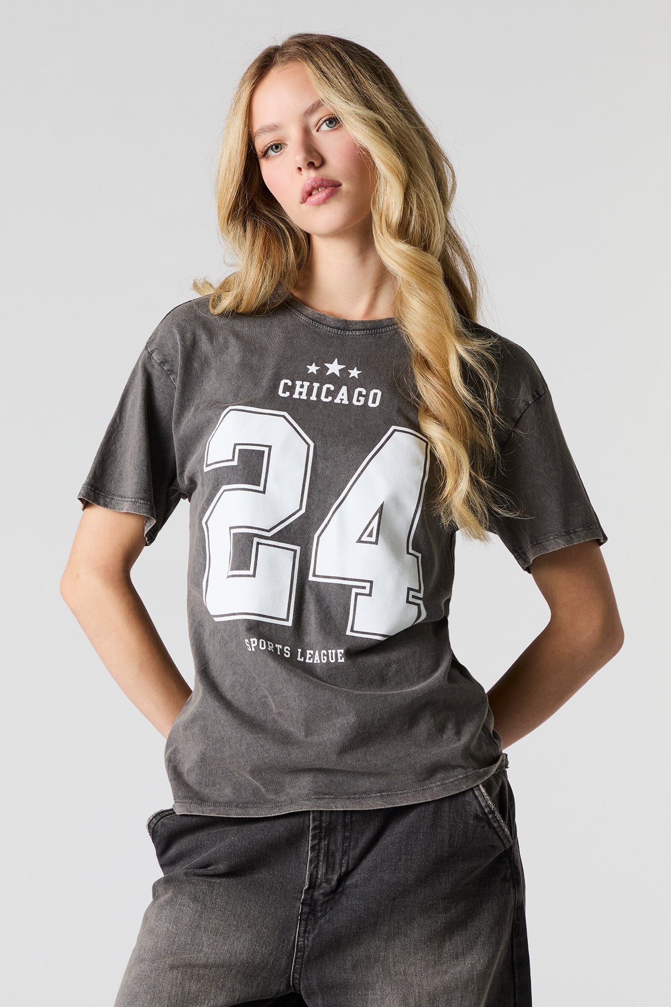 Chicago 24 Graphic Washed Boyfriend T-Shirt