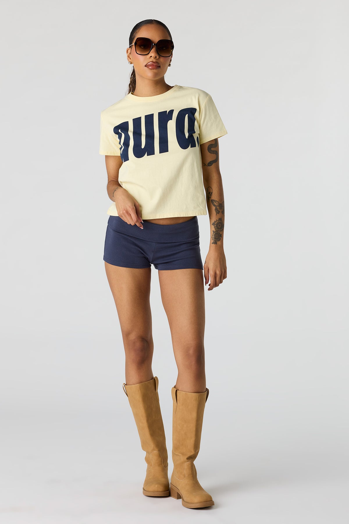 Alt View 3. Graphic T-Shirt - Yellow