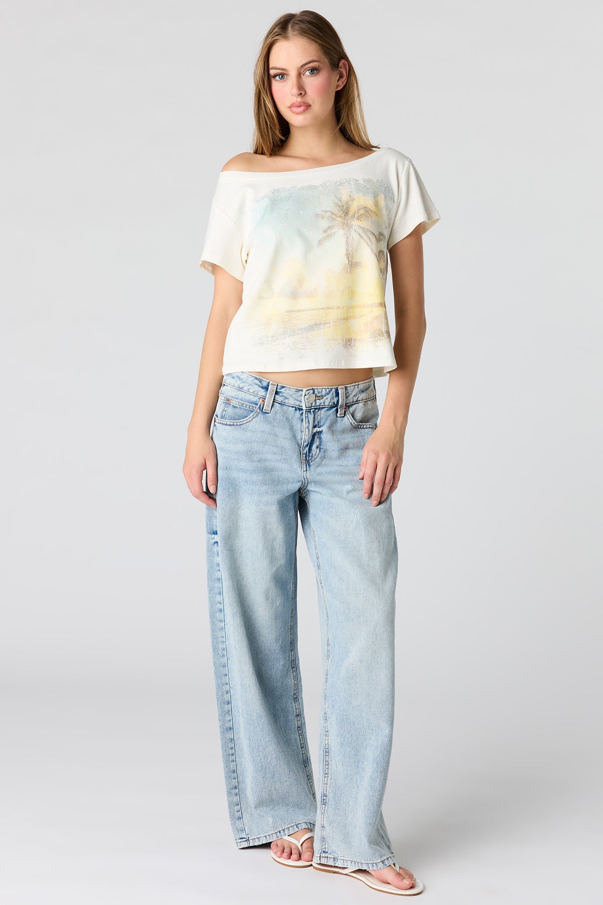 Alt View 3. Off Shoulder Graphic T-Shirt - Off White