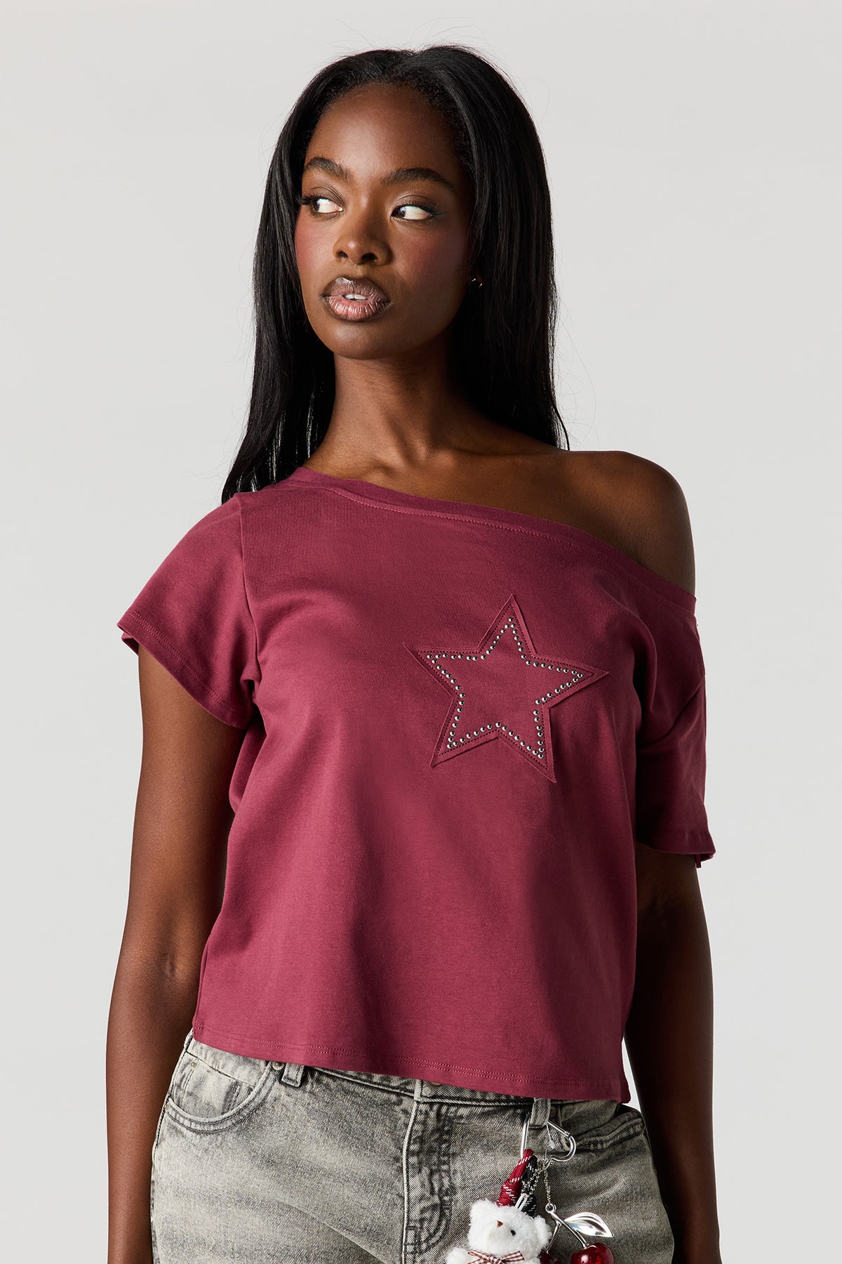 Off Shoulder Graphic T-Shirt - Burgundy