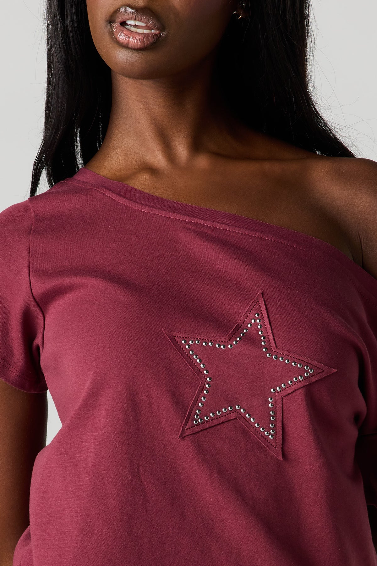 Alt View 4. Off Shoulder Graphic T-Shirt - Burgundy