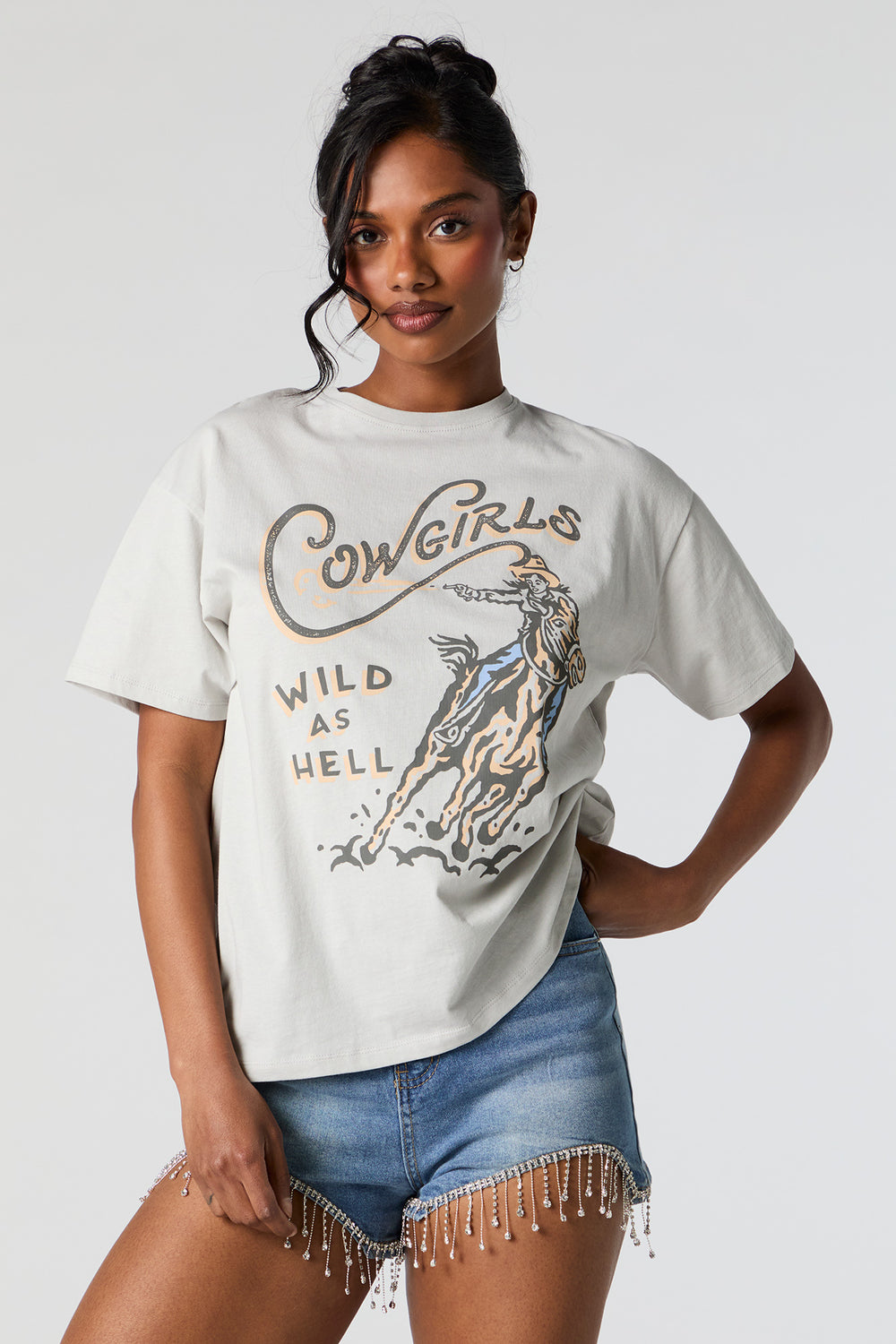 Wild Cowgirls Graphic Boyfriend T-Shirt Wild Cowgirls Graphic Boyfriend T-Shirt 1