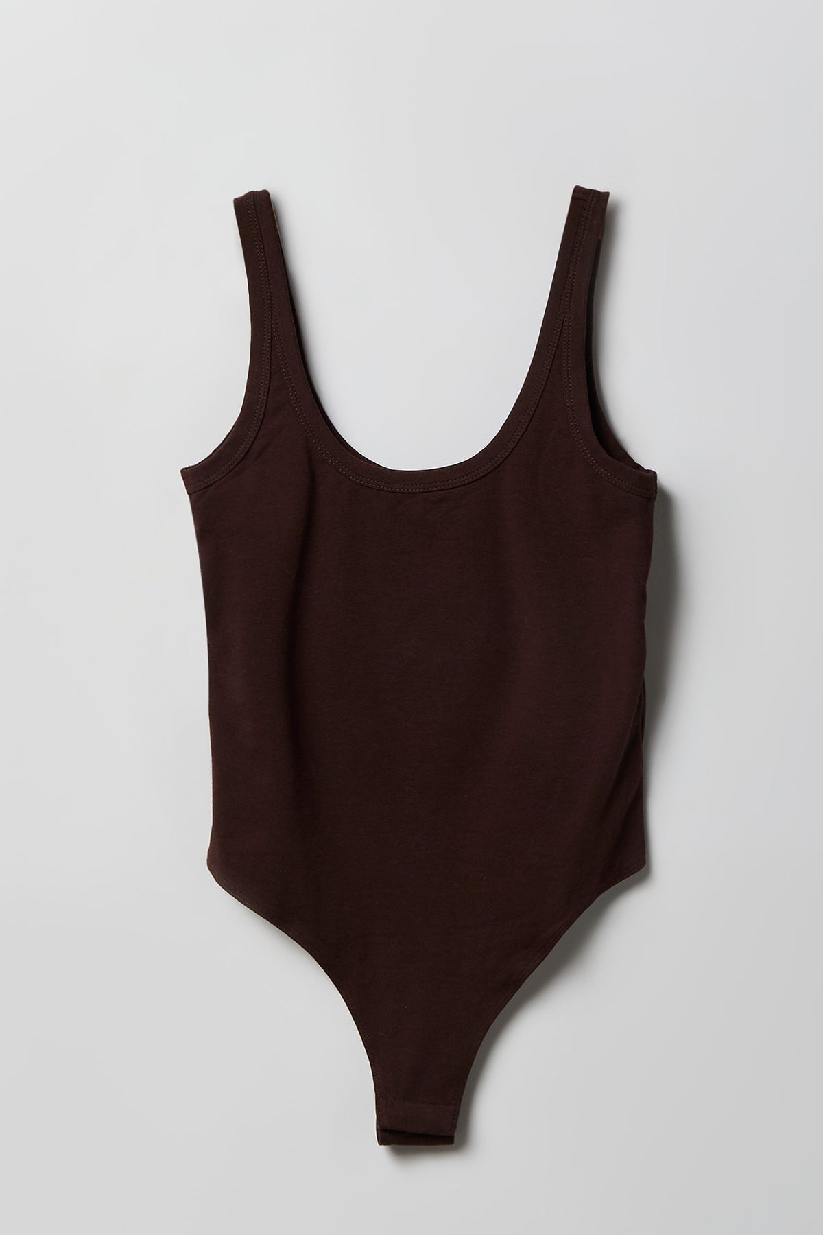 Alt View 5. Contour Scoop Neck Bodysuit - Brown