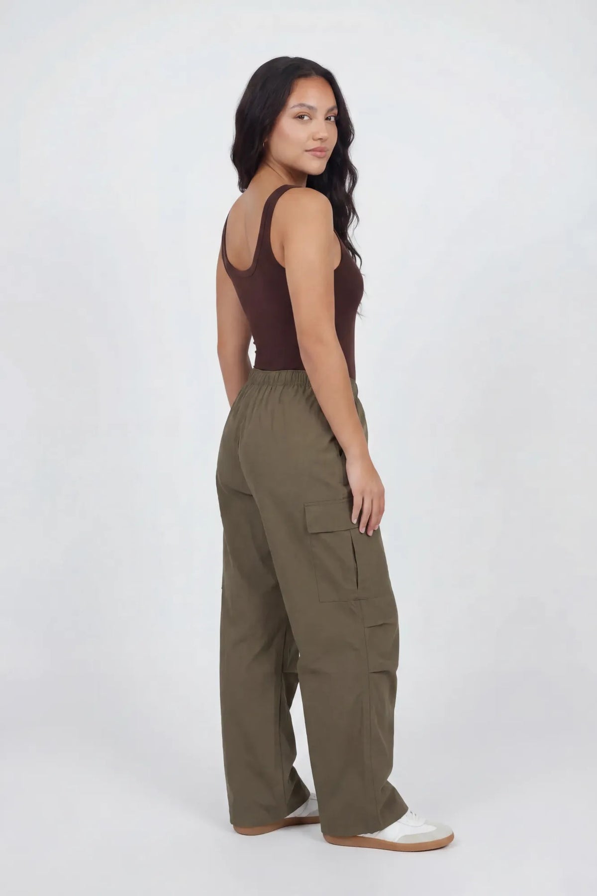 Alt View 2. Contour Scoop Neck Bodysuit - Brown