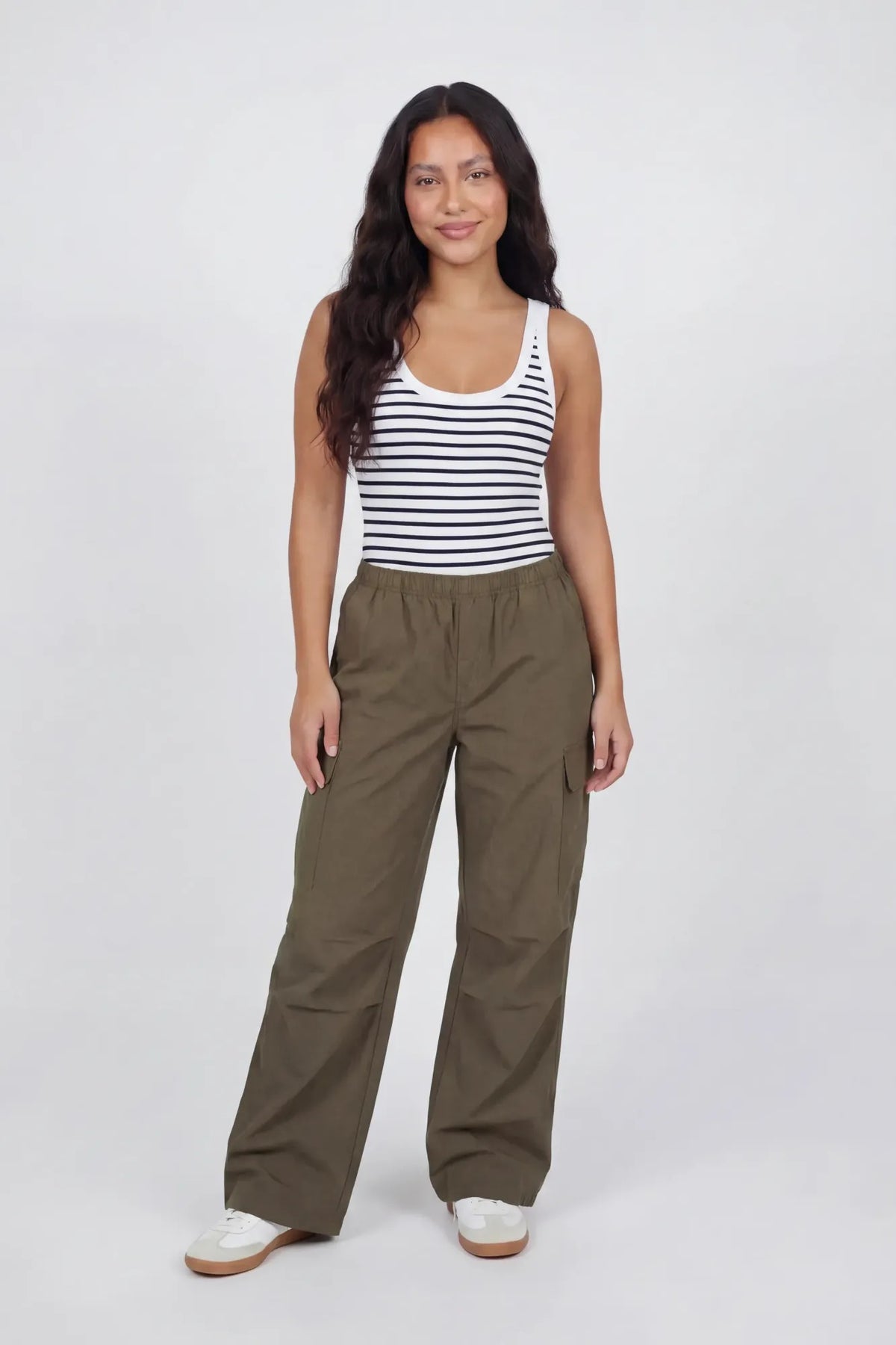 Alt View 5. Contour Scoop Neck Bodysuit - Brown