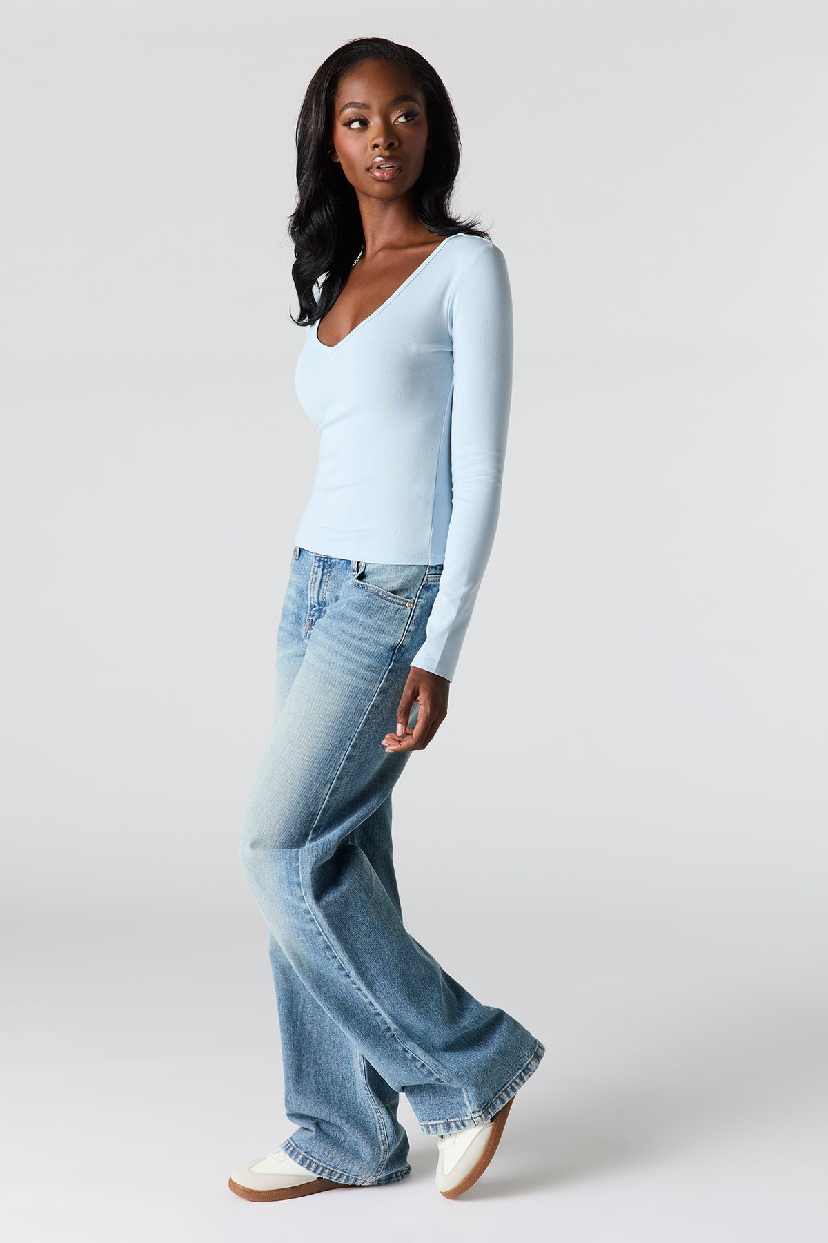 Alt View 3. V-Neck Long Sleeve Top - Light Blue