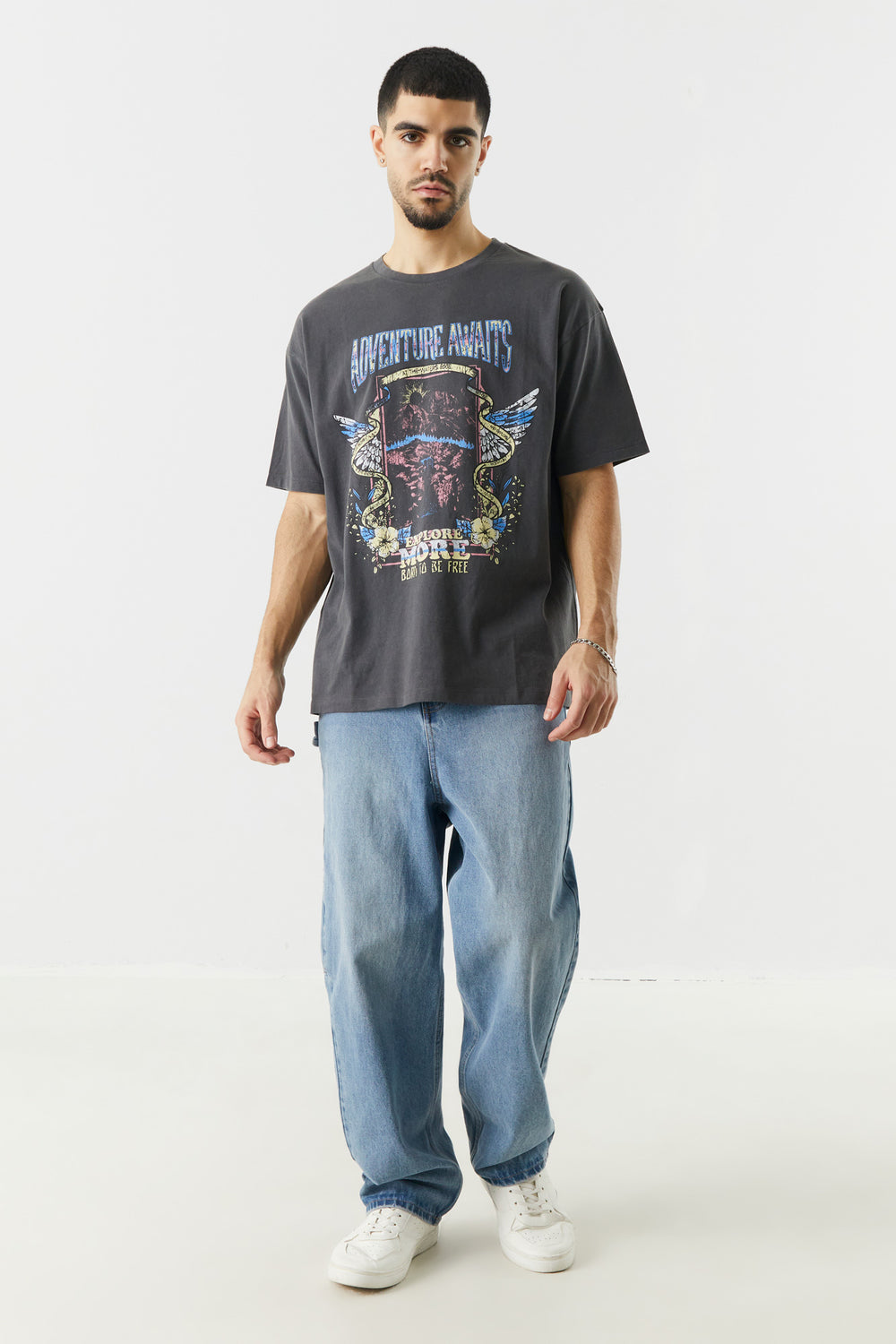 Adventure Awaits Graphic Relaxed T-Shirt Adventure Awaits Graphic Relaxed T-Shirt 3