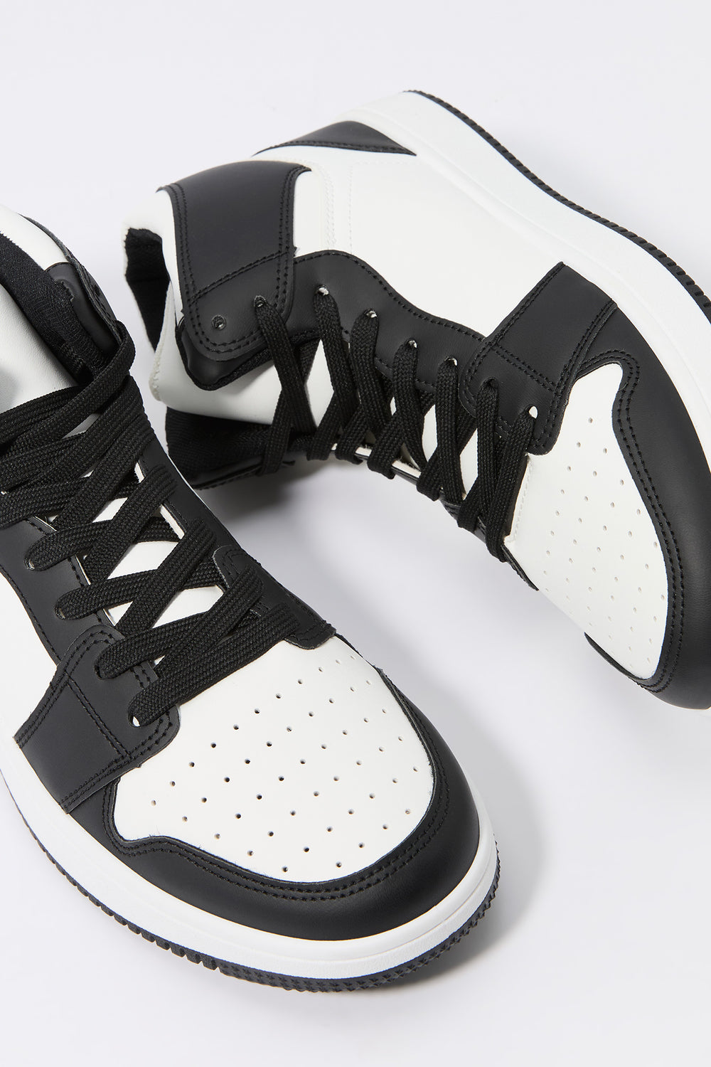 Colourblock High-Top Sneaker Colourblock High-Top Sneaker 8