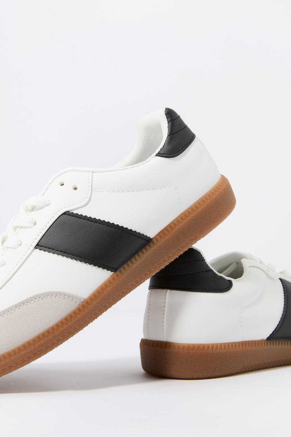 Retro Colourblock Low-Top Sneaker Retro Colourblock Low-Top Sneaker 4