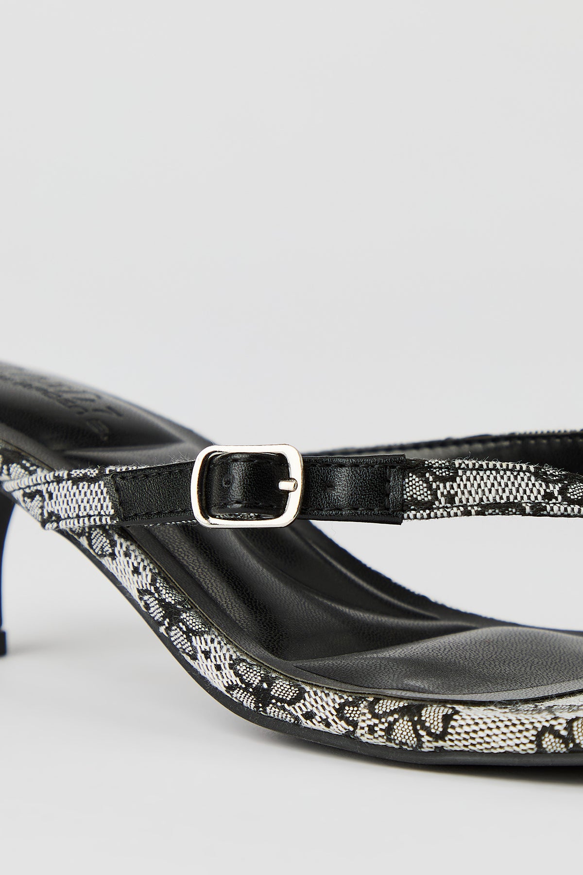 Alt View 3. Square Toe Thong Kitten Heel - Black
