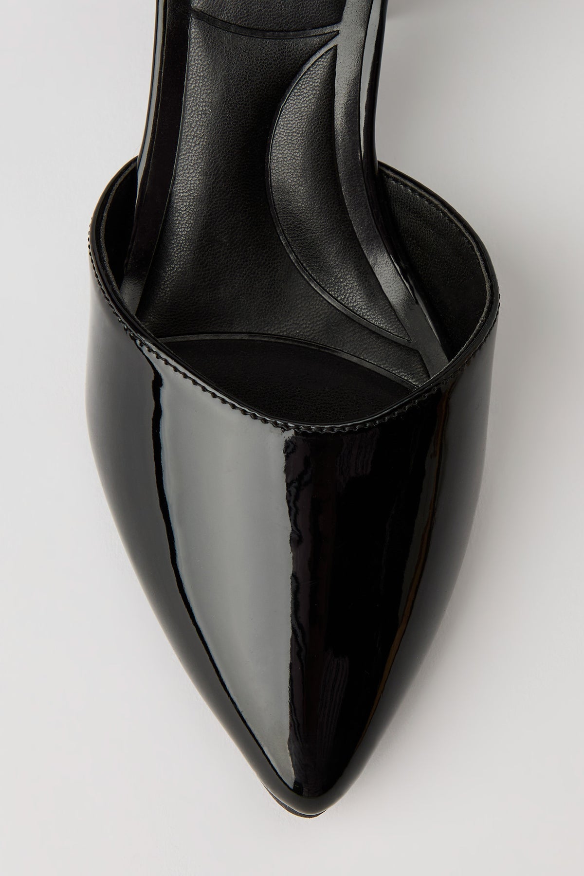 Alt View 3. Pointed Toe Ankle Band Block Heeled Sandal - Black