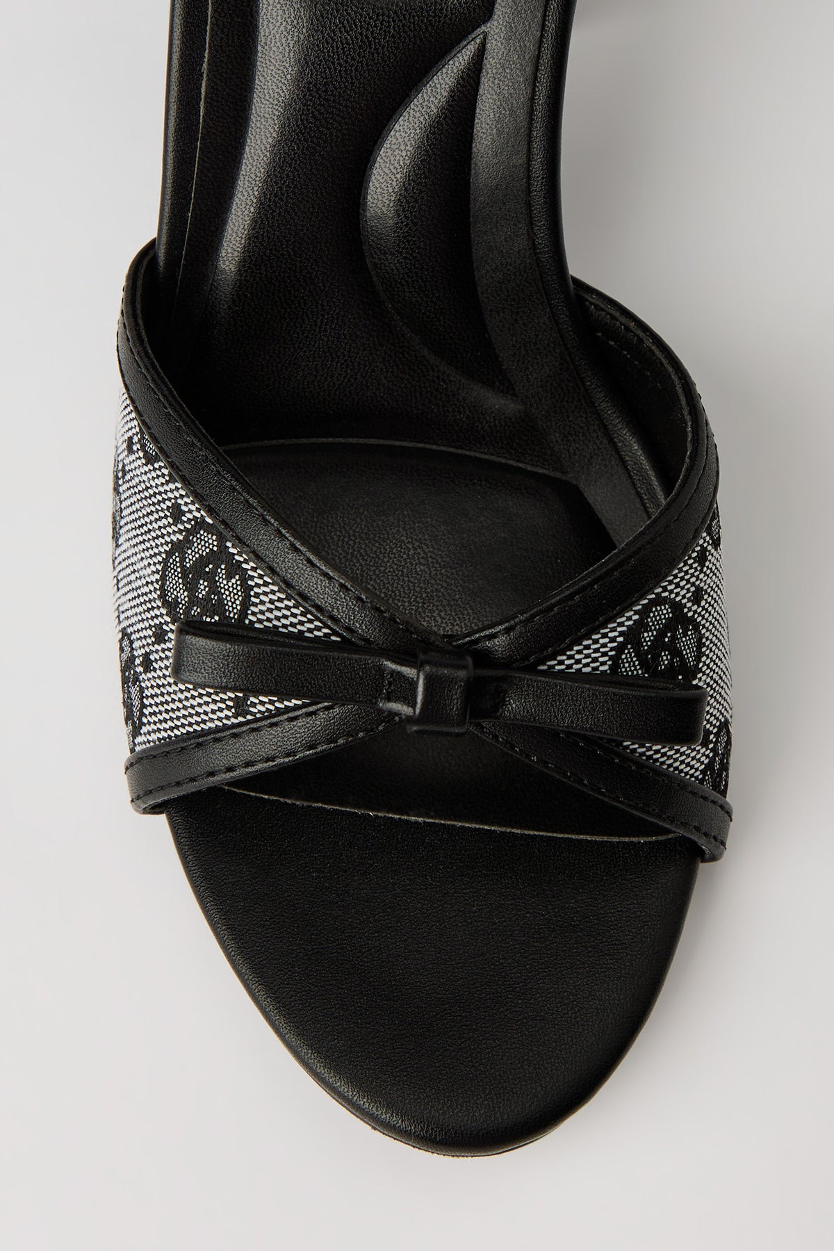 Alt View 3. Bow Ankle Band Block Heeled Sandal - Black