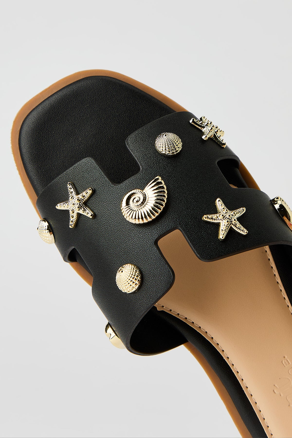 Alt View 4. Seashell H Band Sandal - Black