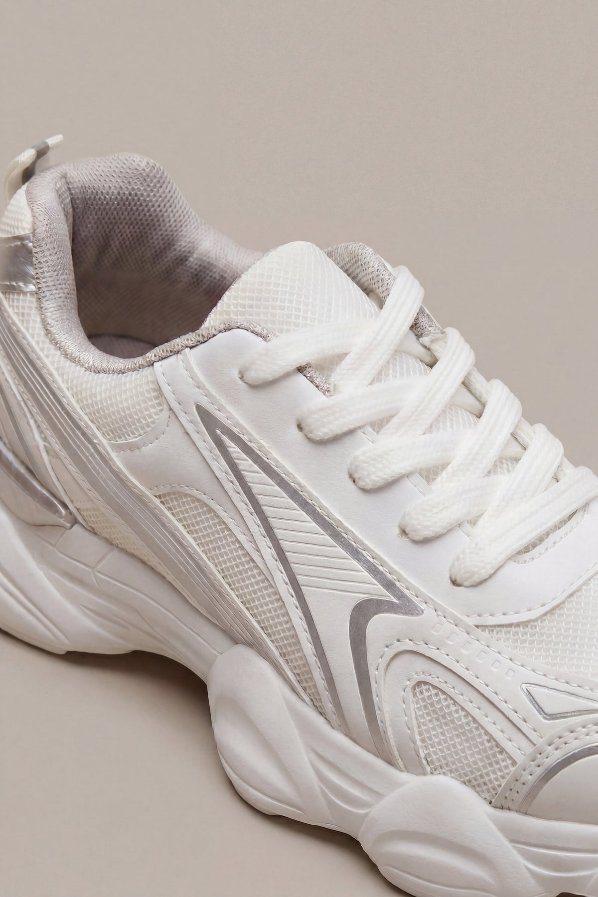 Alt View 3. Chunky Sneaker - White