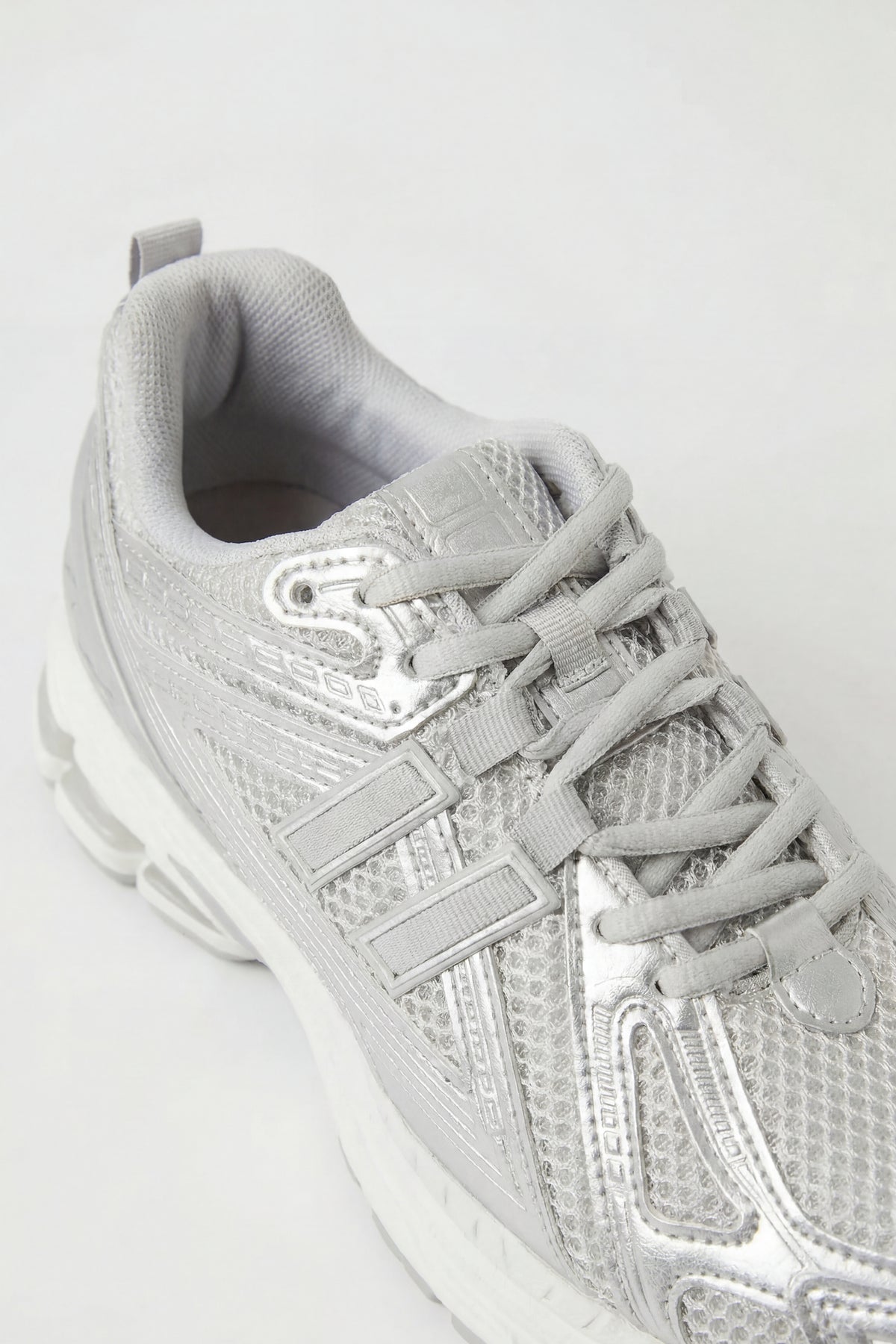Alt View 3. Mesh Chunky Running Shoe - Silver