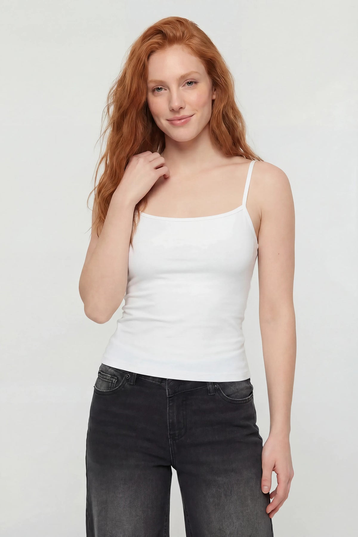 Braless Scoop Neck Cami - White
