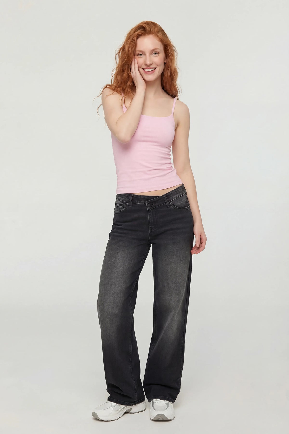 Alt View 3. Braless Scoop Neck Cami - Pink
