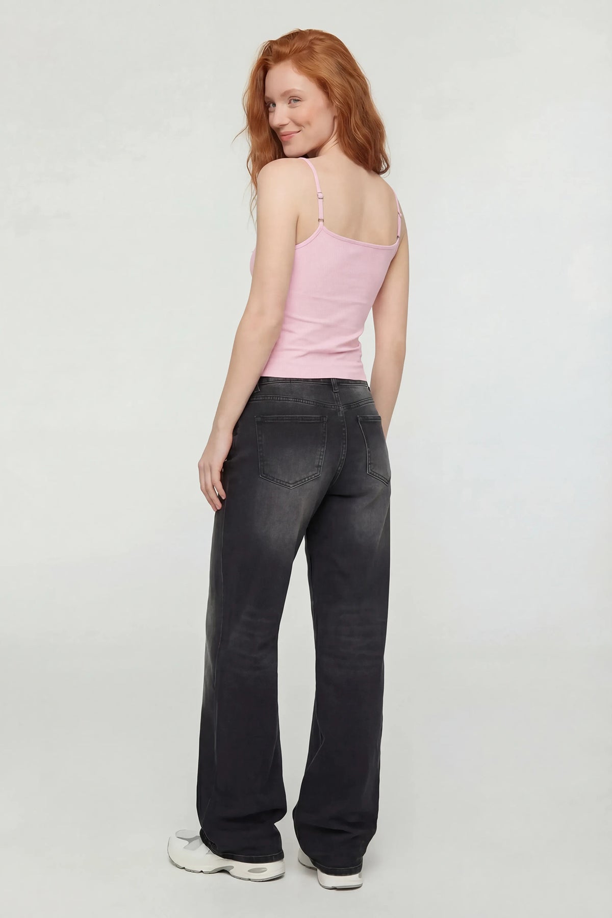 Alt View 2. Braless Scoop Neck Cami - Pink