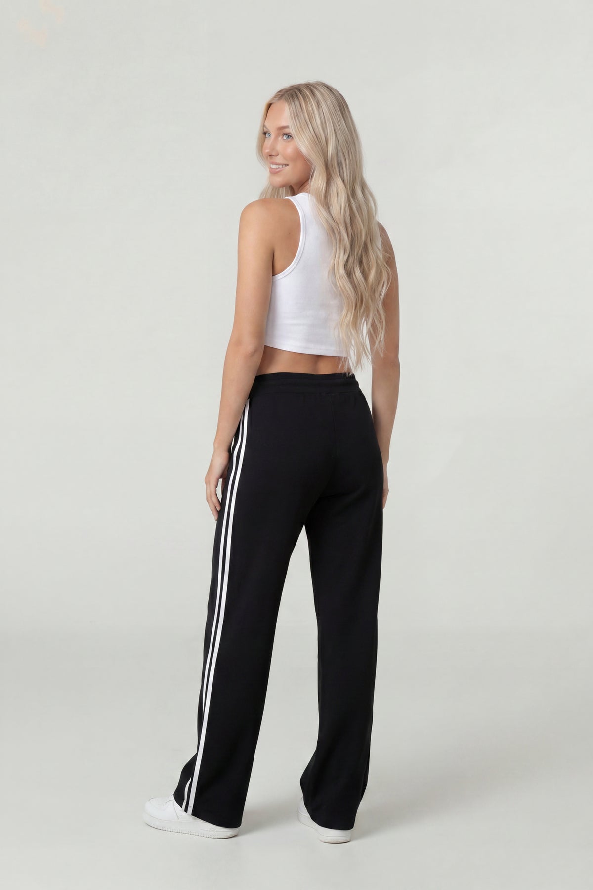 Alt View 2. Fleece Barrel Sweatpant - Black