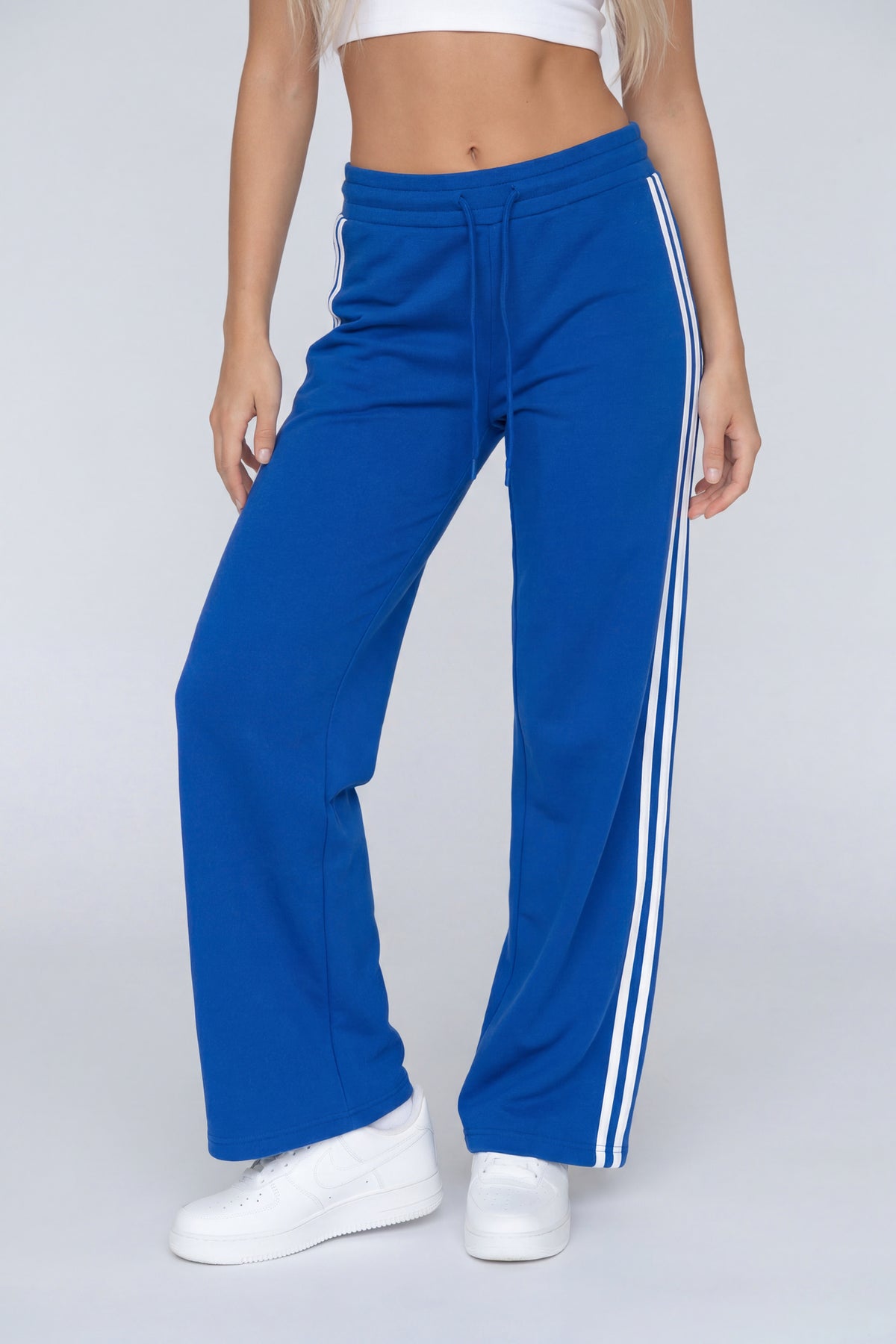 Alt View 2. Fleece Barrel Sweatpant - Royal Blue
