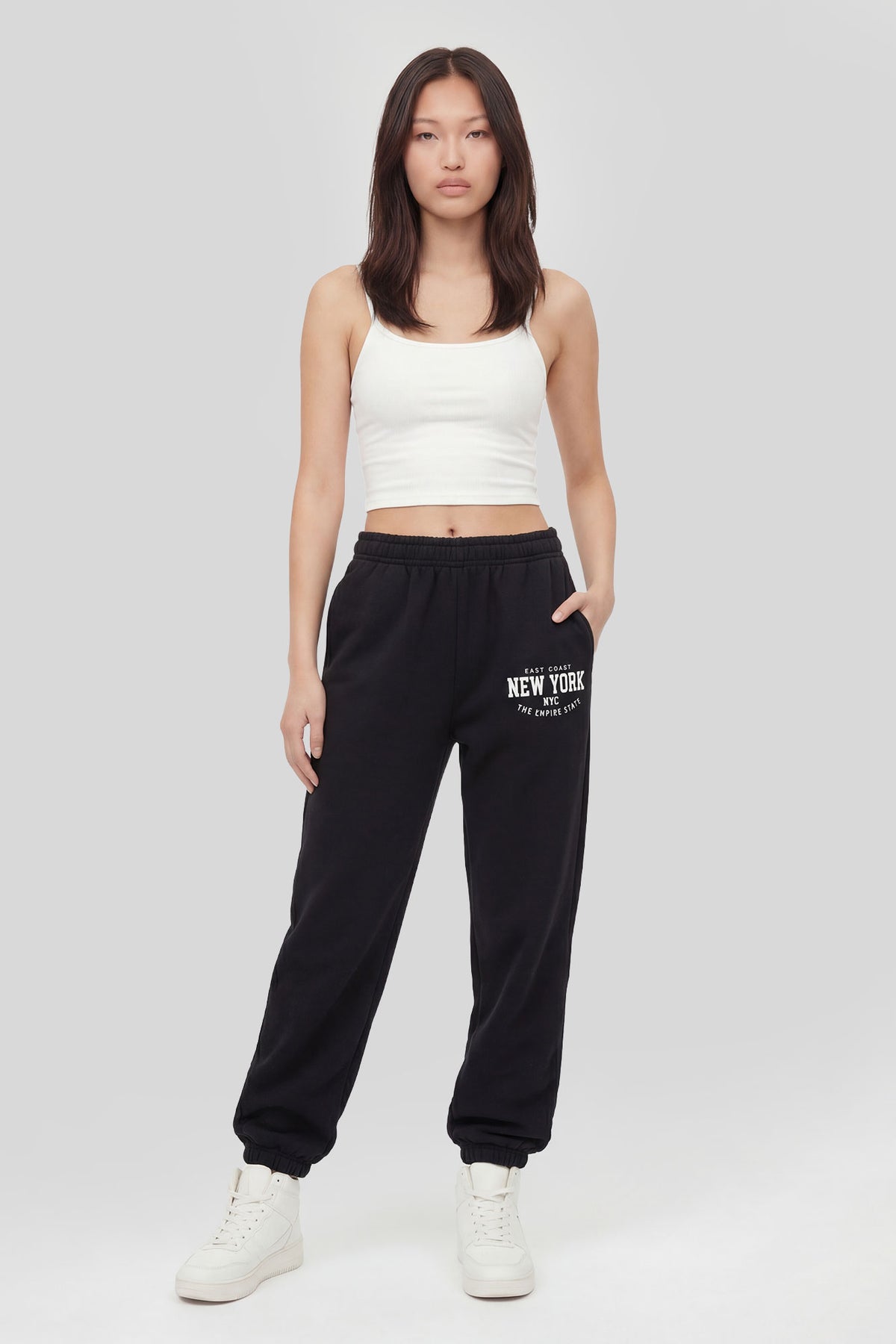 New York Graphic Fleece Jogger - Black