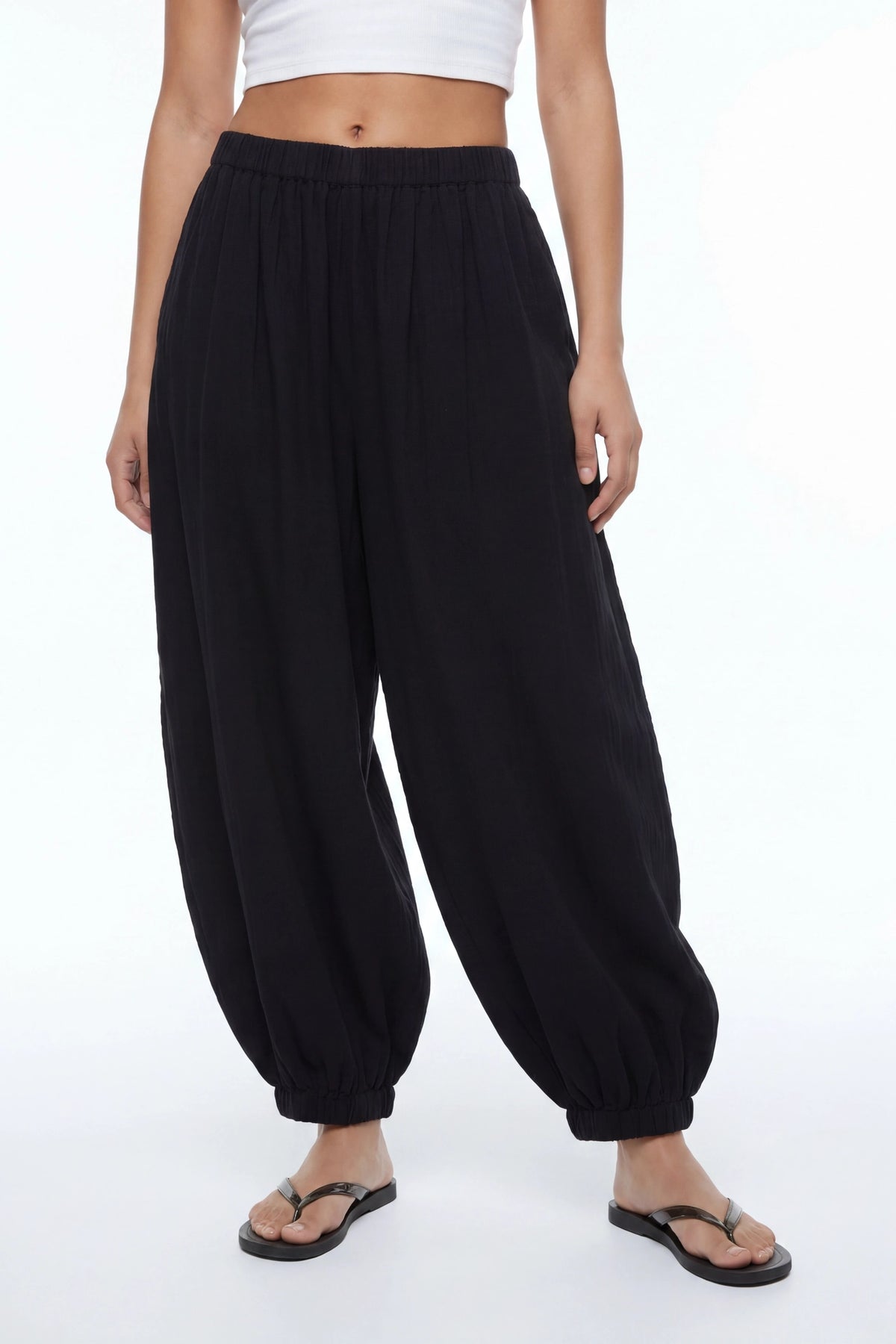 Alt View 2. Gauze Balloon Pant - Black