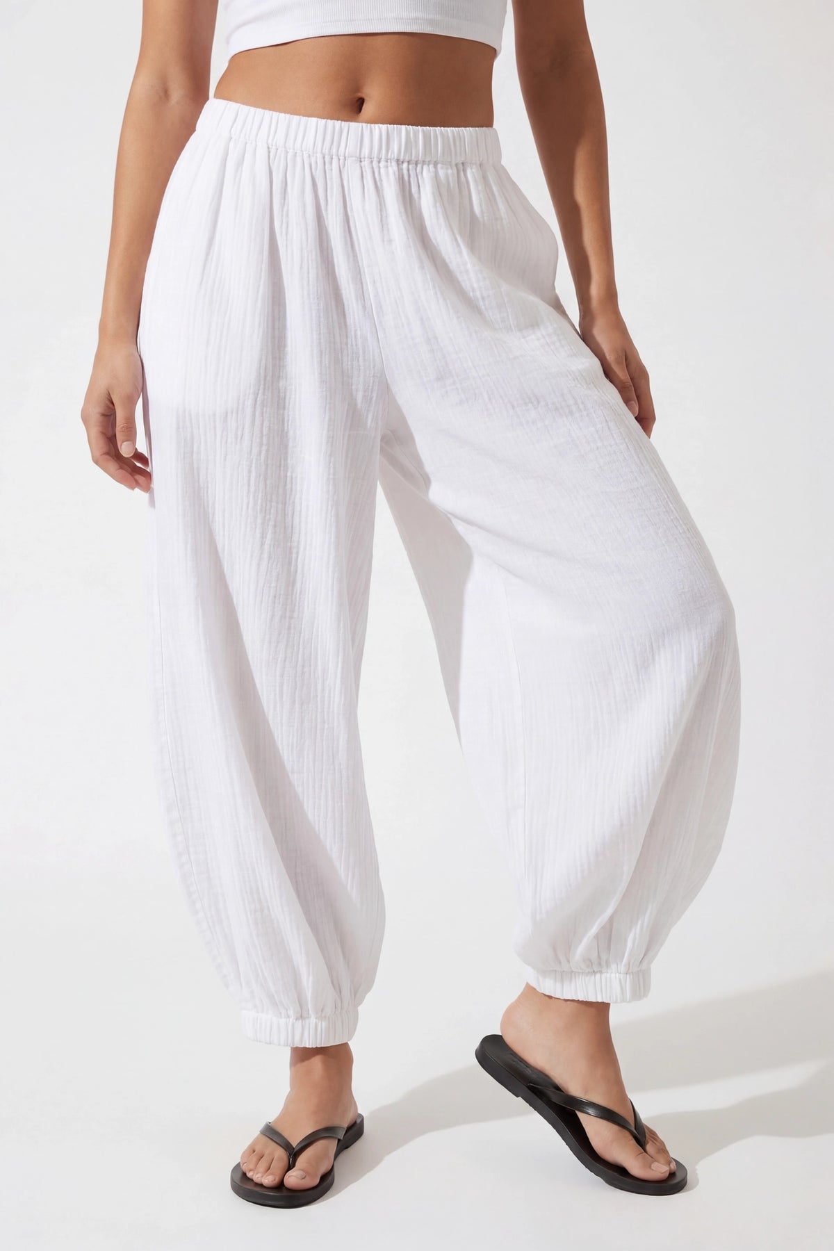 Alt View 2. Gauze Balloon Pant - White