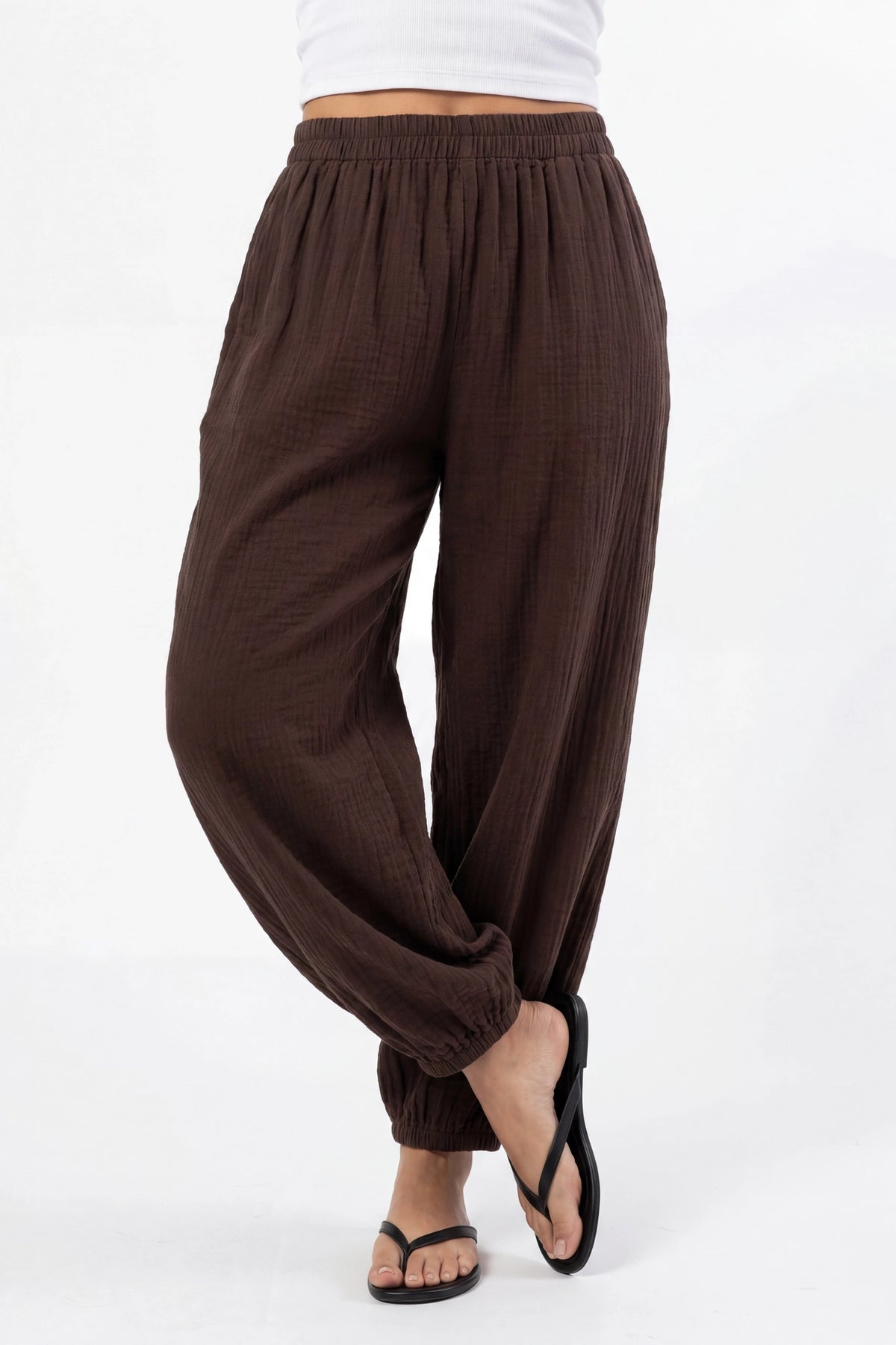 Alt View 2. Gauze Balloon Pant - Brown