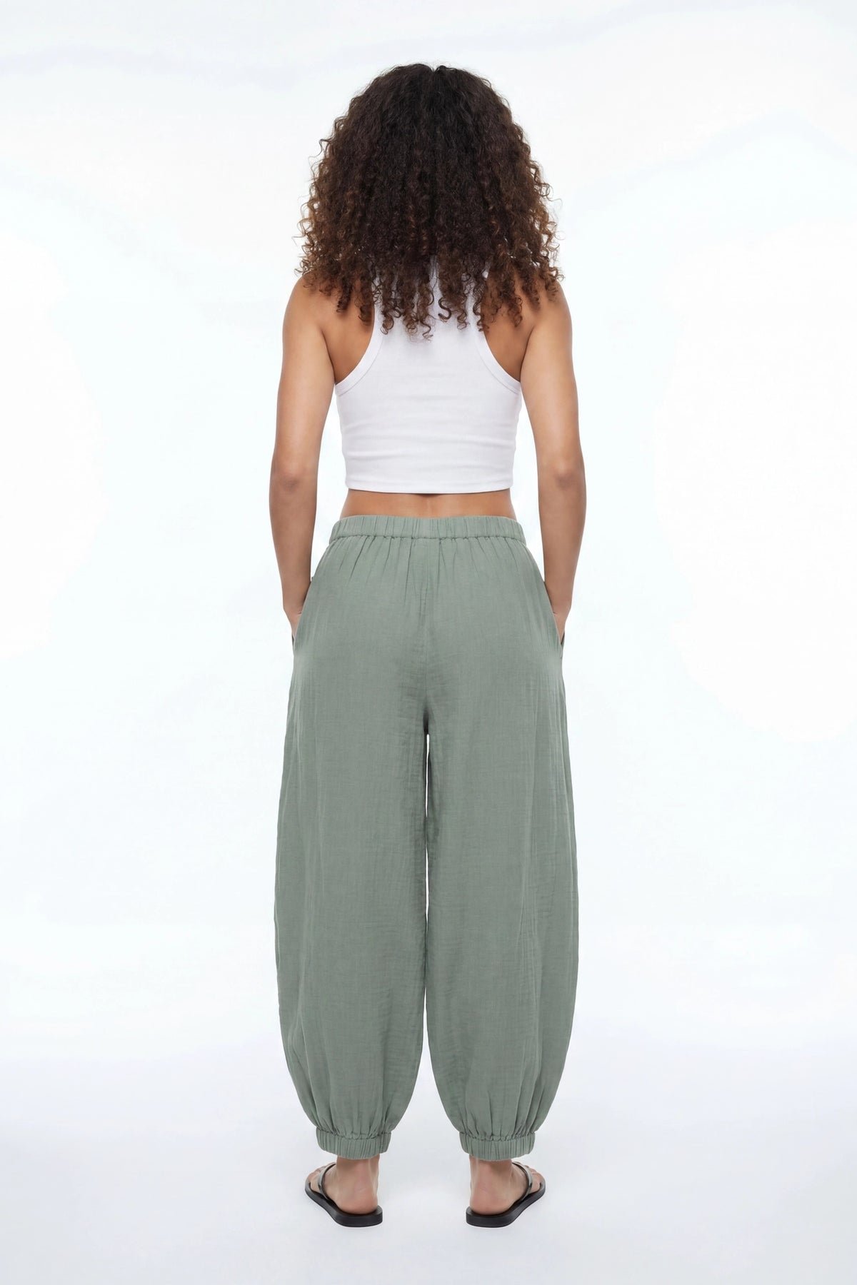 Alt View 3. Gauze Balloon Pant - Dark Green