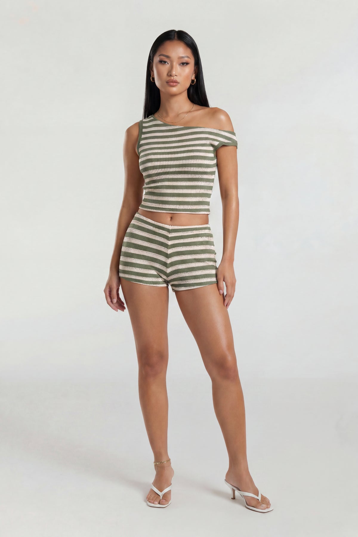 Alt View 2. Button-Up Knit Top & Short Set - Dark Green